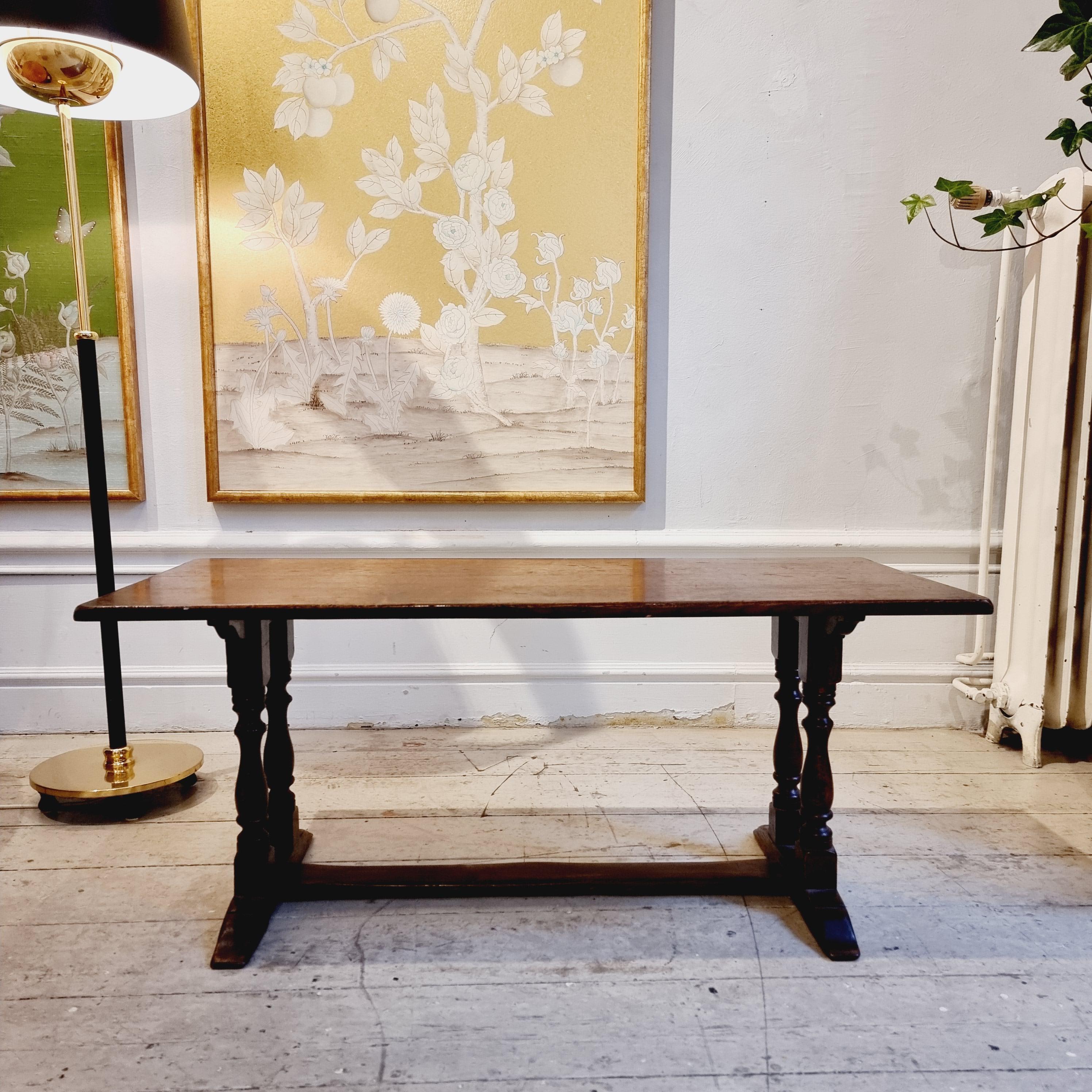 A beautiful stained wood coffee table in baroque style, made in England for Swedish luxury warehouse Nordiska Kompaniet / NK, Stockholm. Mid-1900s, labeled. 

Normal signs of age and wear, nice patina.