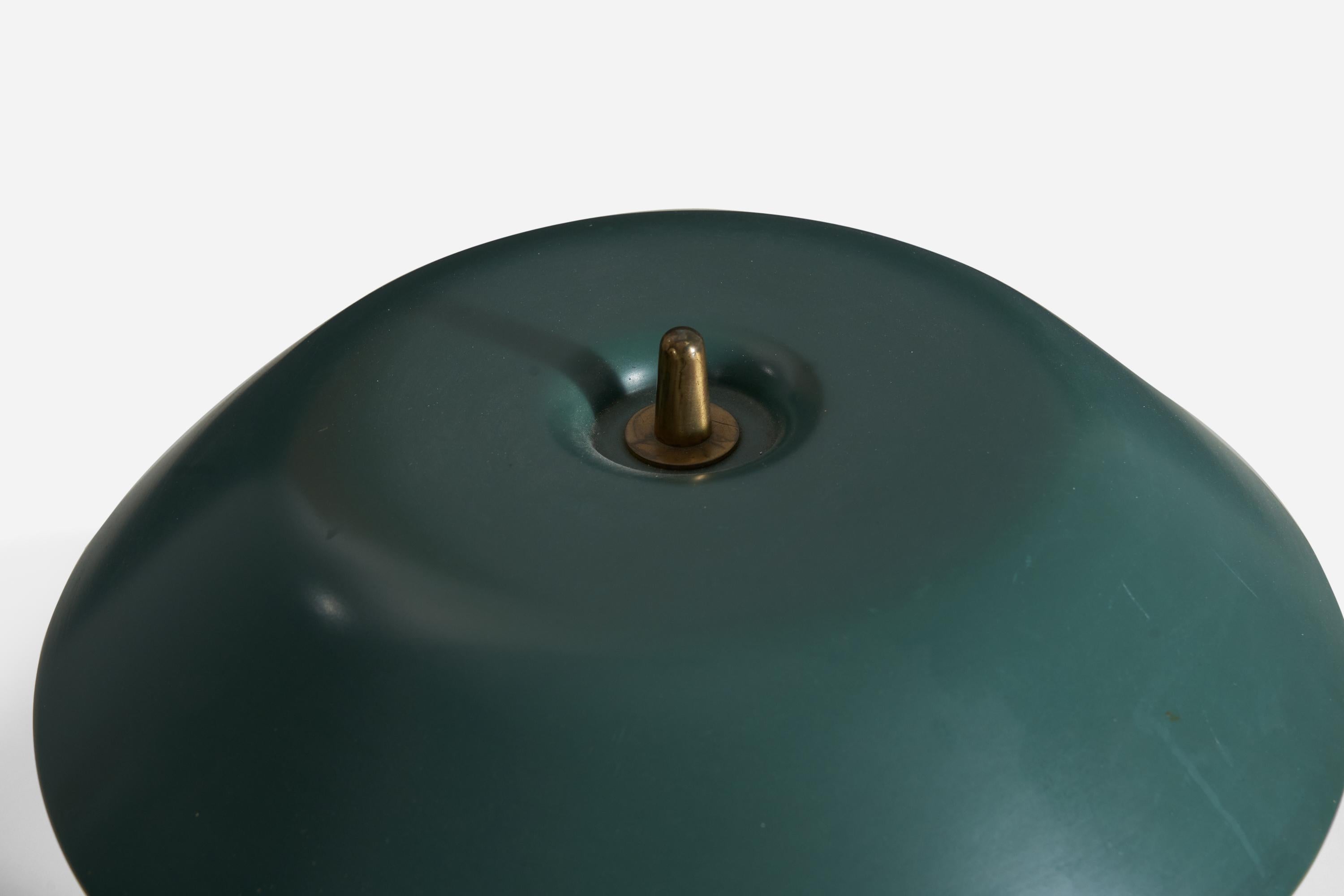Milieu du XXe siècle Lampe de bureau Nordiska Kompaniet, laiton, cuir, métal laqué, Suède, années 1940