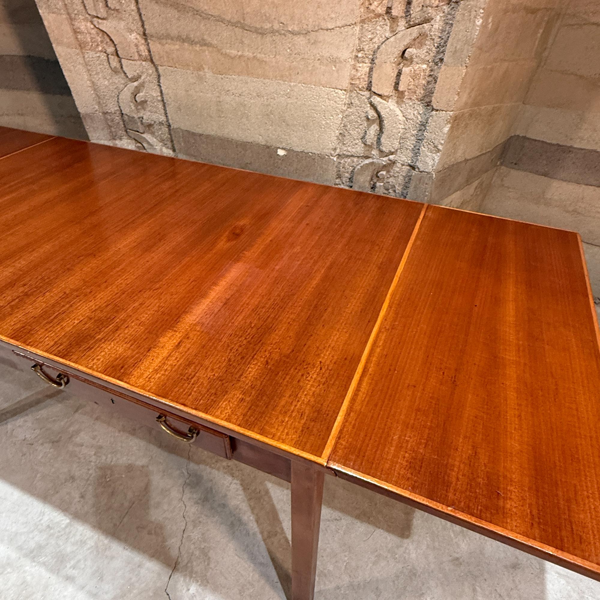 A olio Scrivania in teak Nordiska Kompaniet David Rosen Svezia The Modern Scandinavian in vendita