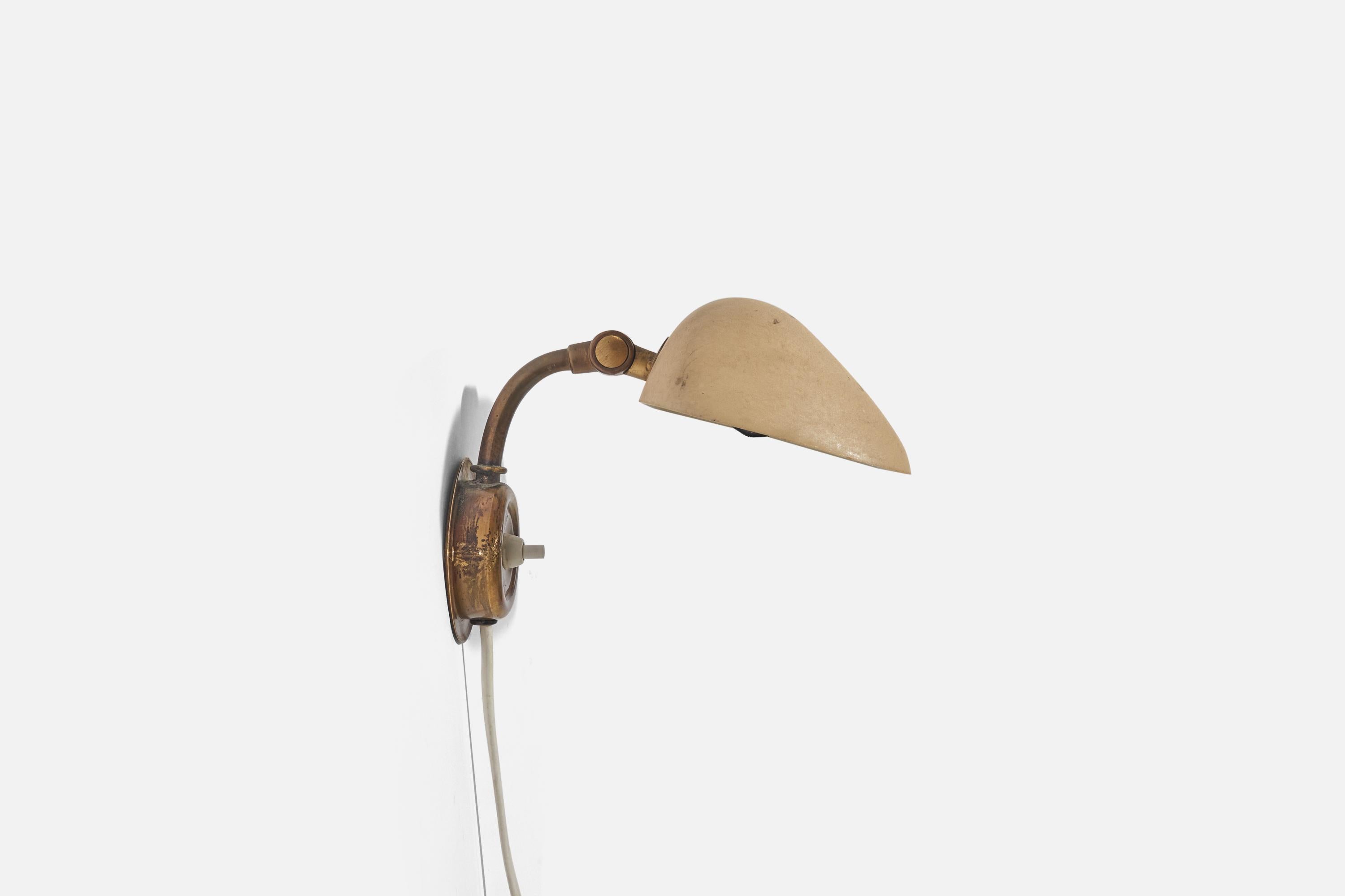 A metal and brass wall light designed and produced by Nordiska Kompaniet, 1940s.

Dimensions variable, measured as illustrated in first image.

Socket takes E-14 bulb.

There is no maximum wattage stated on the fixture.

Dimensions of Back