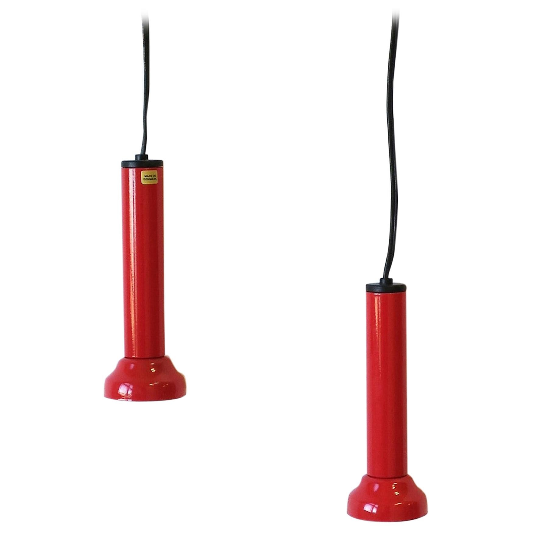 Paire de lampes à suspension scandinaves danoises postmodernes rouges par NordLux en vente
