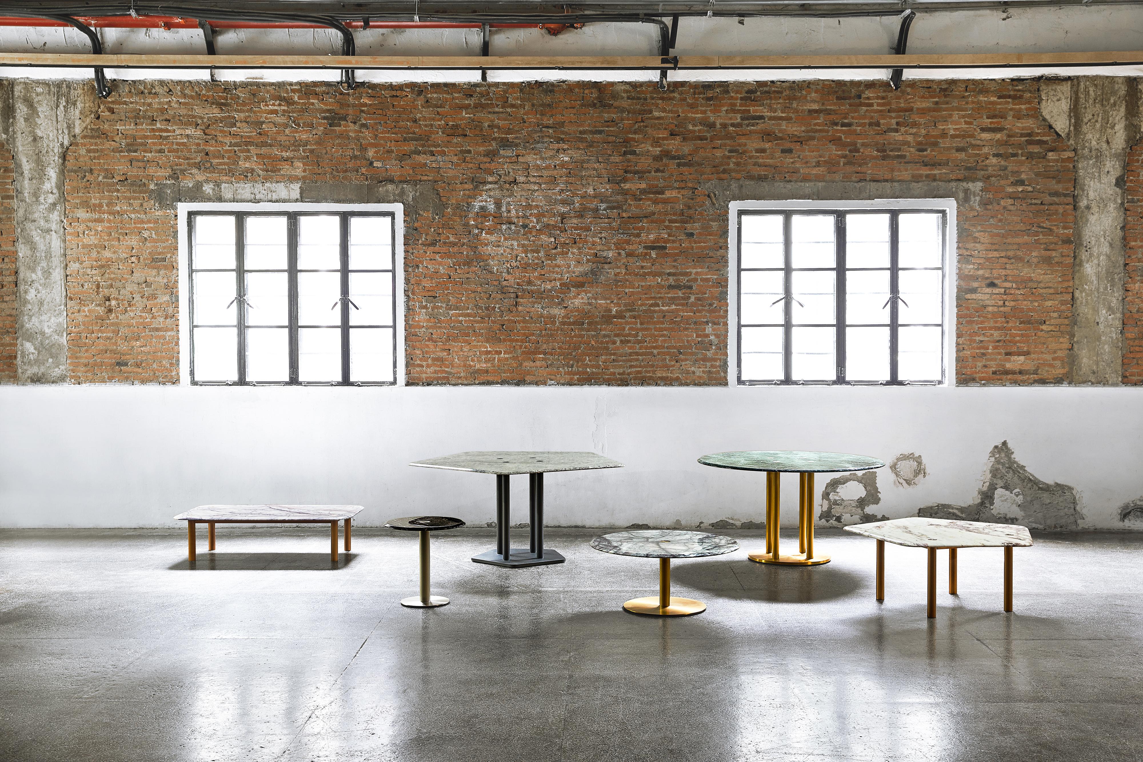 Table de salle à manger NORDST ELI, marbre gris Rain italien, design moderne danois, nouveau en vente 1