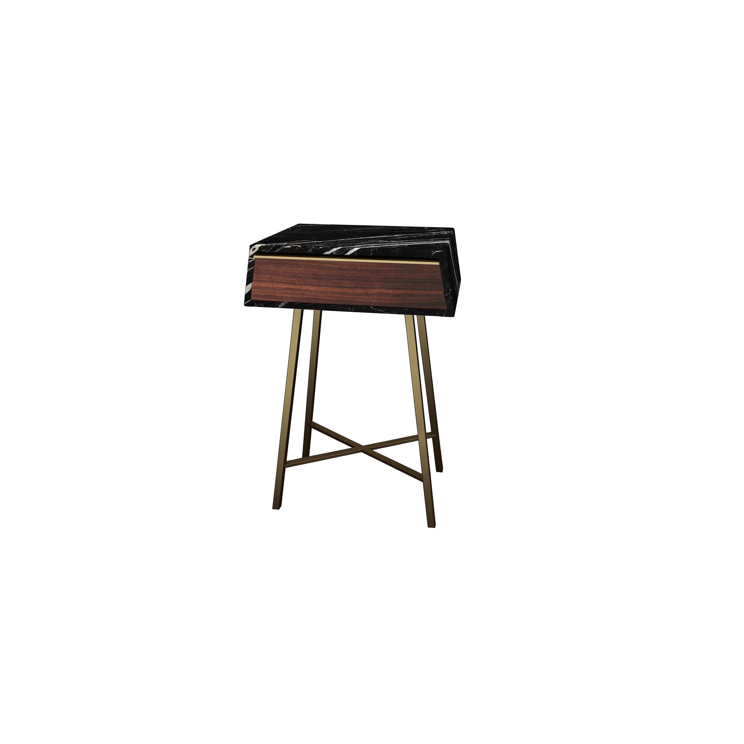 𝗣𝗿𝗼𝗱𝘂𝗰𝘁 𝗗𝗲𝘁𝗮𝗶𝗹𝘀:
Console table made with solid marble slabs with a more retro design. The spacious drawers are made in stained oak and have been installed with a smooth auto closing system, enhancing the continuous usage of the