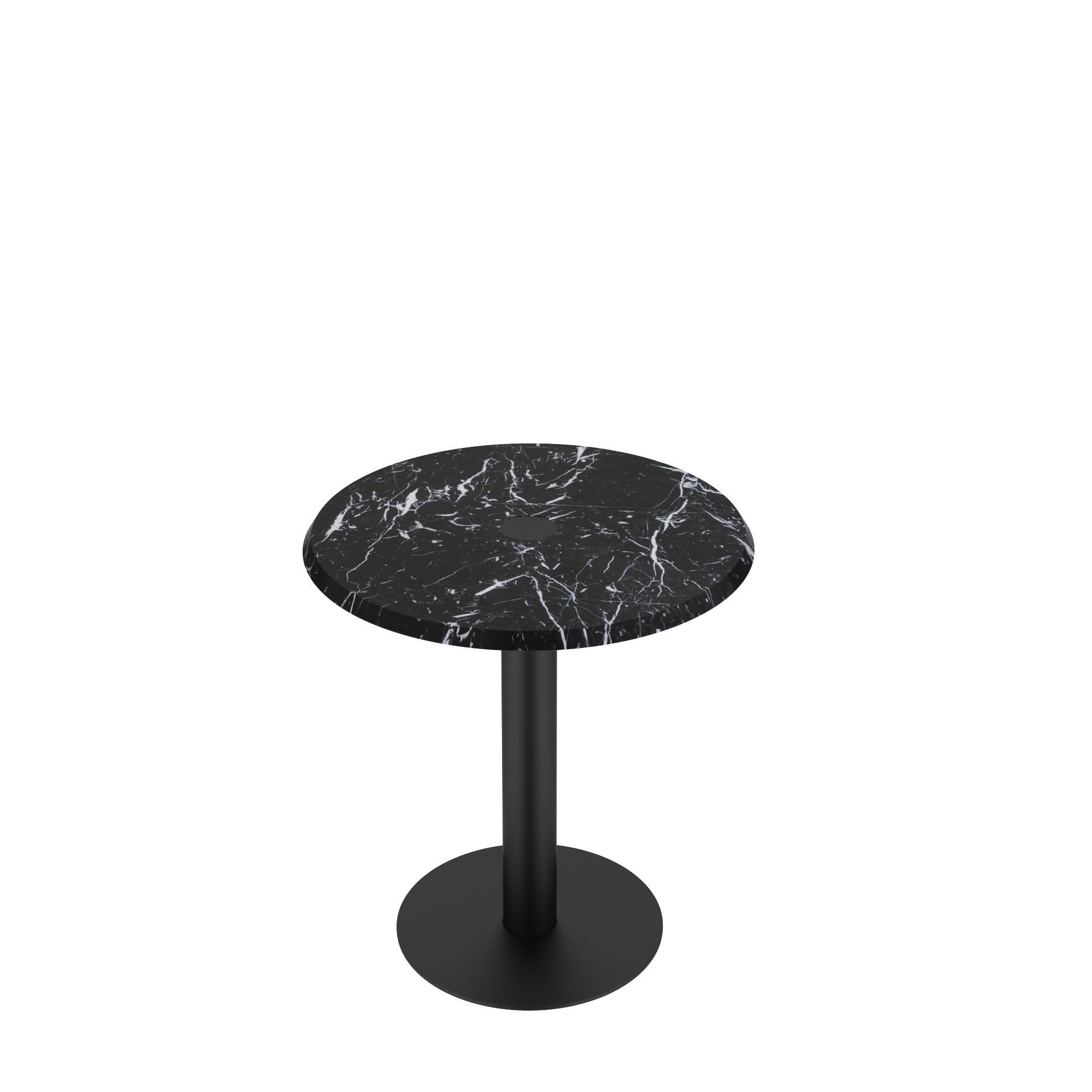 𝗣𝗿𝗼𝗱𝘂𝗰𝘁 𝗗𝗲𝘁𝗮𝗶𝗹𝘀:
Beautiful round side table with a single cylindric column frame going through the marble tabletop to expose the nicely done metalwork on the surface; furthermore, the bottom can have a matching marble piece to enhance