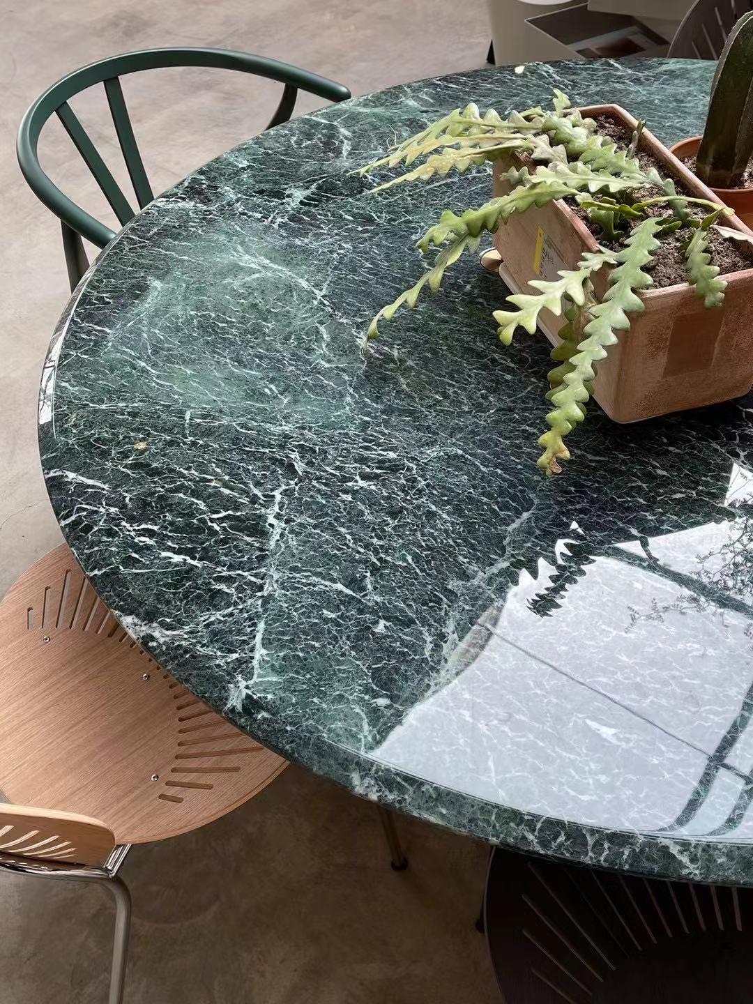 Table de salle à manger NORDST Lot, italienne en marbre vert Lightning, design moderne danois en vente 2