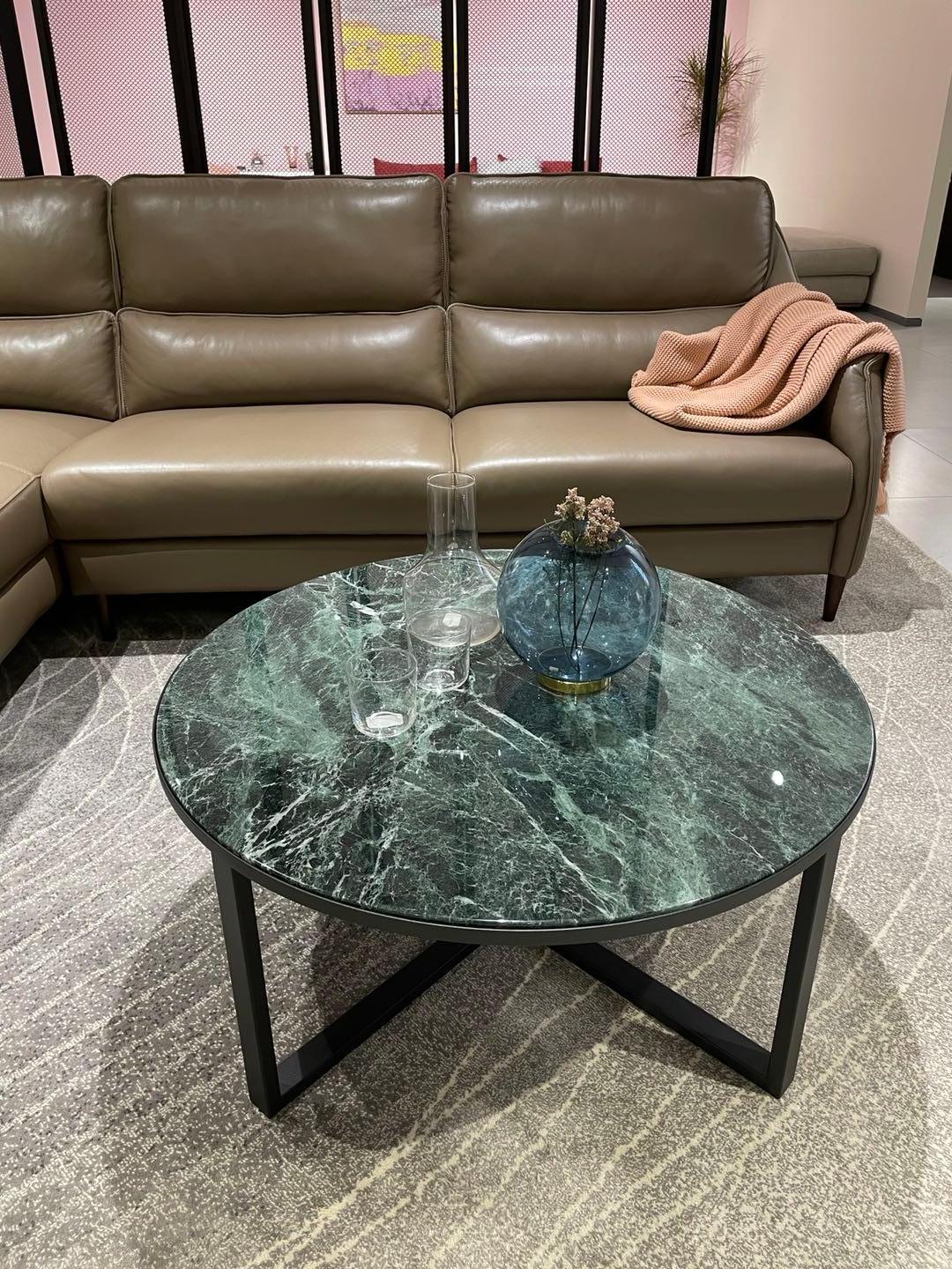 Métal Table basse NORDST MIA, marbre blanc de montagne italien, design moderne danois en vente