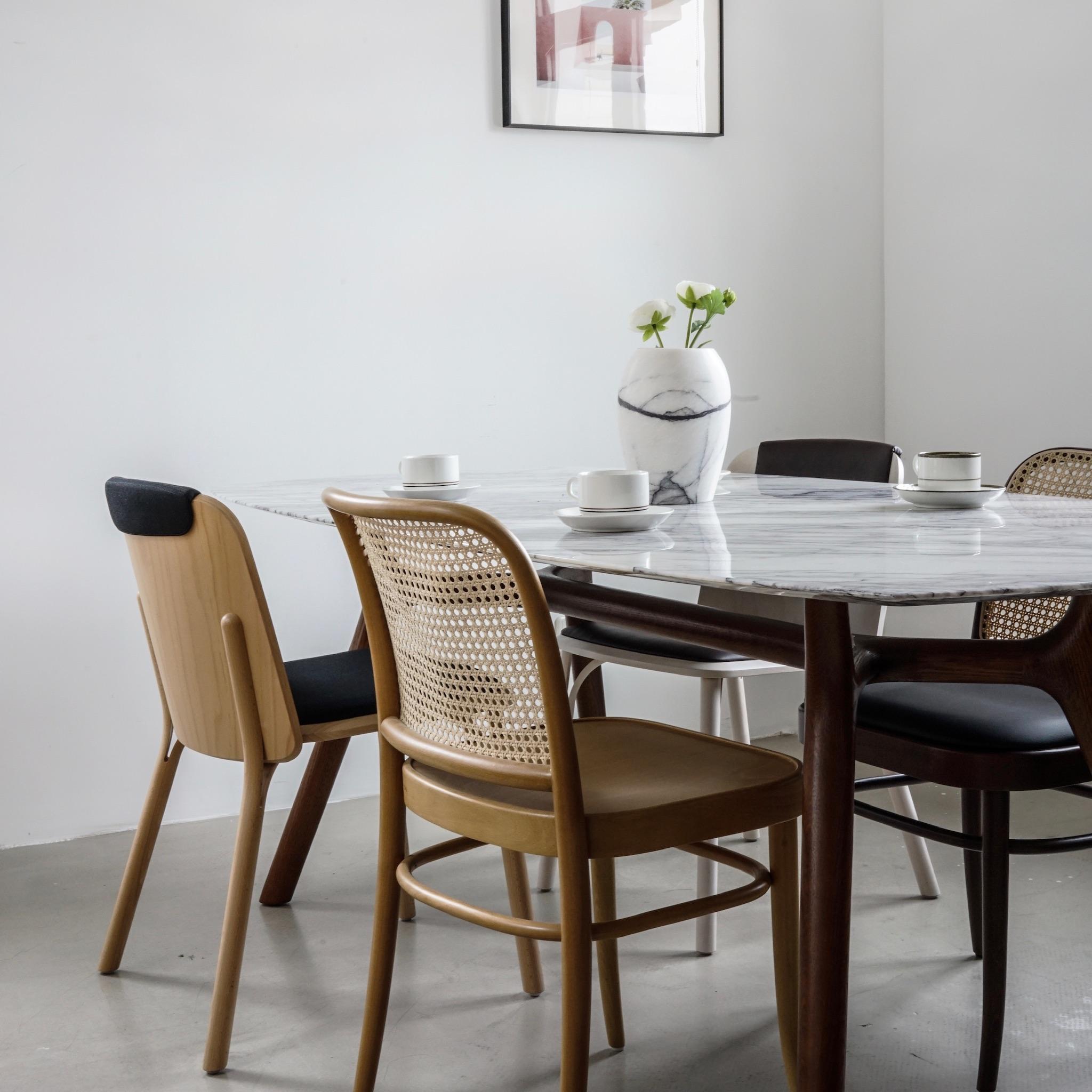 Table à manger NORDST POUL, marbre blanc Montain italien, design moderne danois en vente 3
