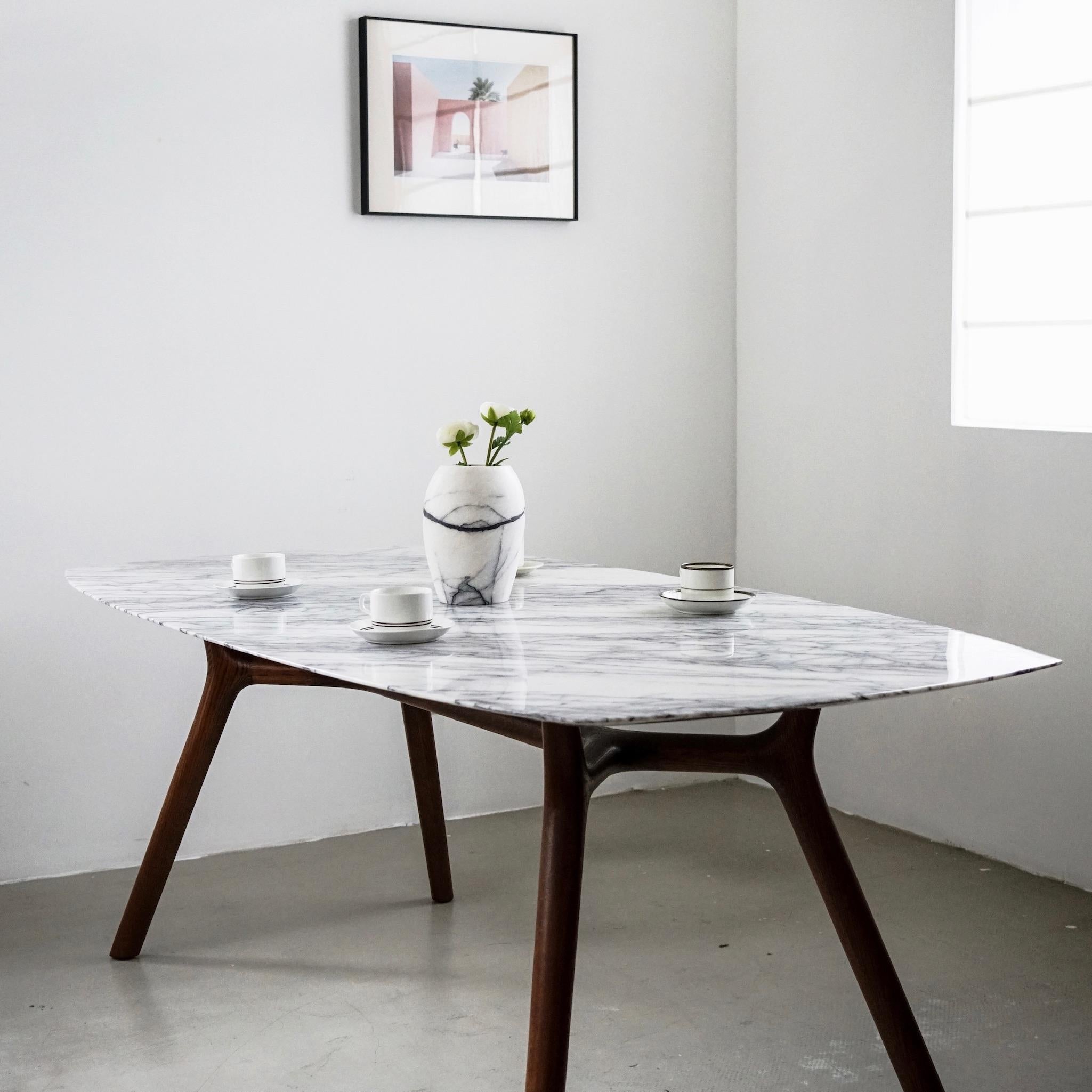 Travertin Table à manger NORDST POUL, marbre blanc Montain italien, design moderne danois en vente