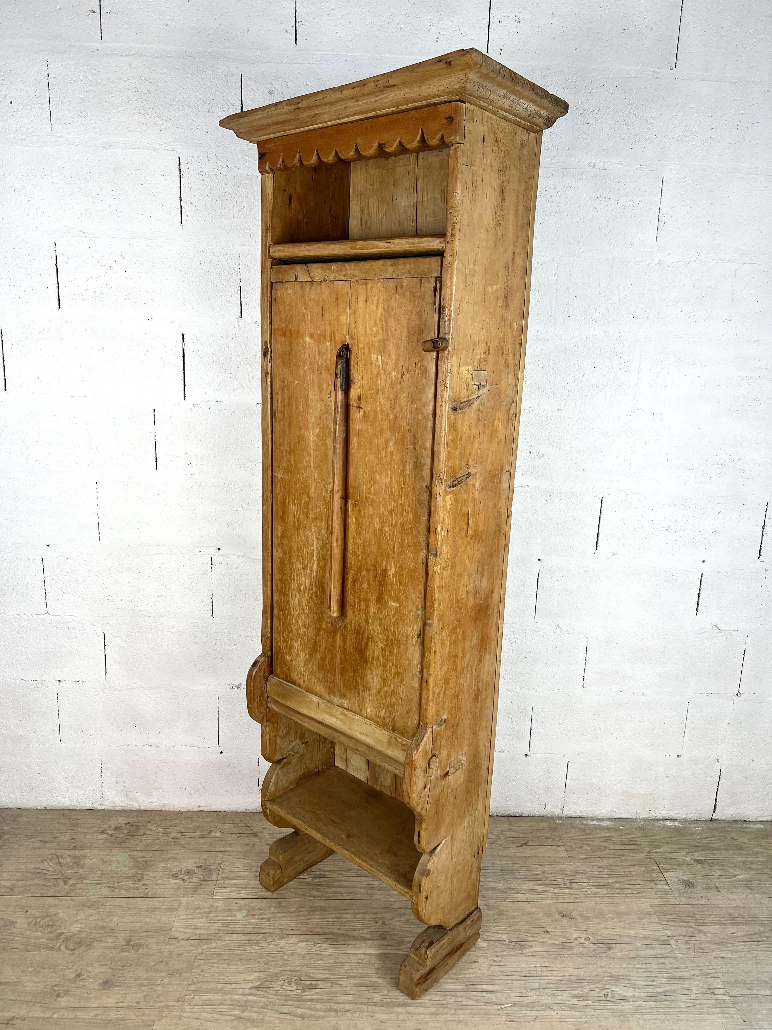 Norfolk Buffet/Shepherd's Table In Good Condition In PARIS, FR