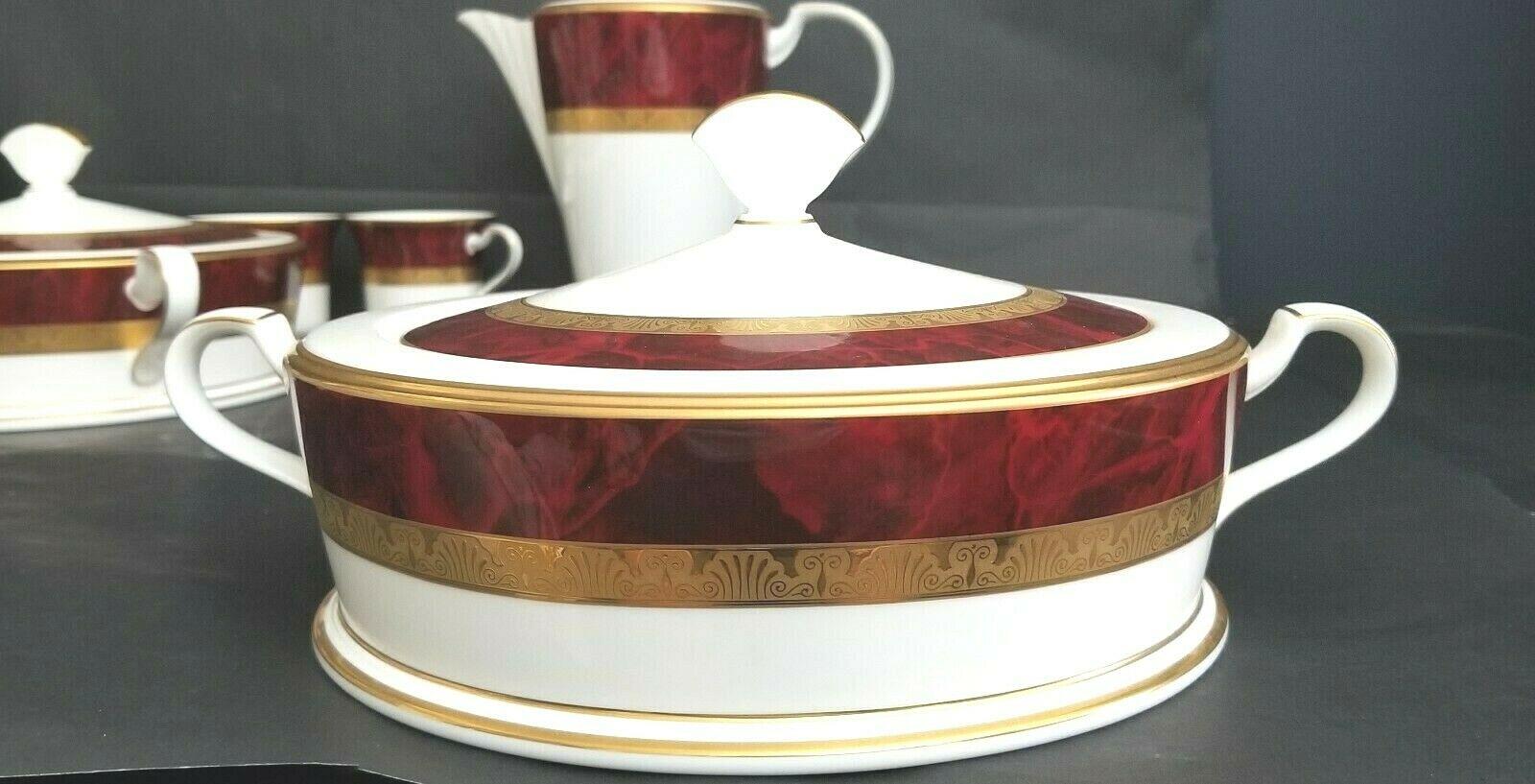 Offering one of our recent Palm Beach estate fine China acquisitions of a
(1) Noritake Hemingway bone china 9 1/8