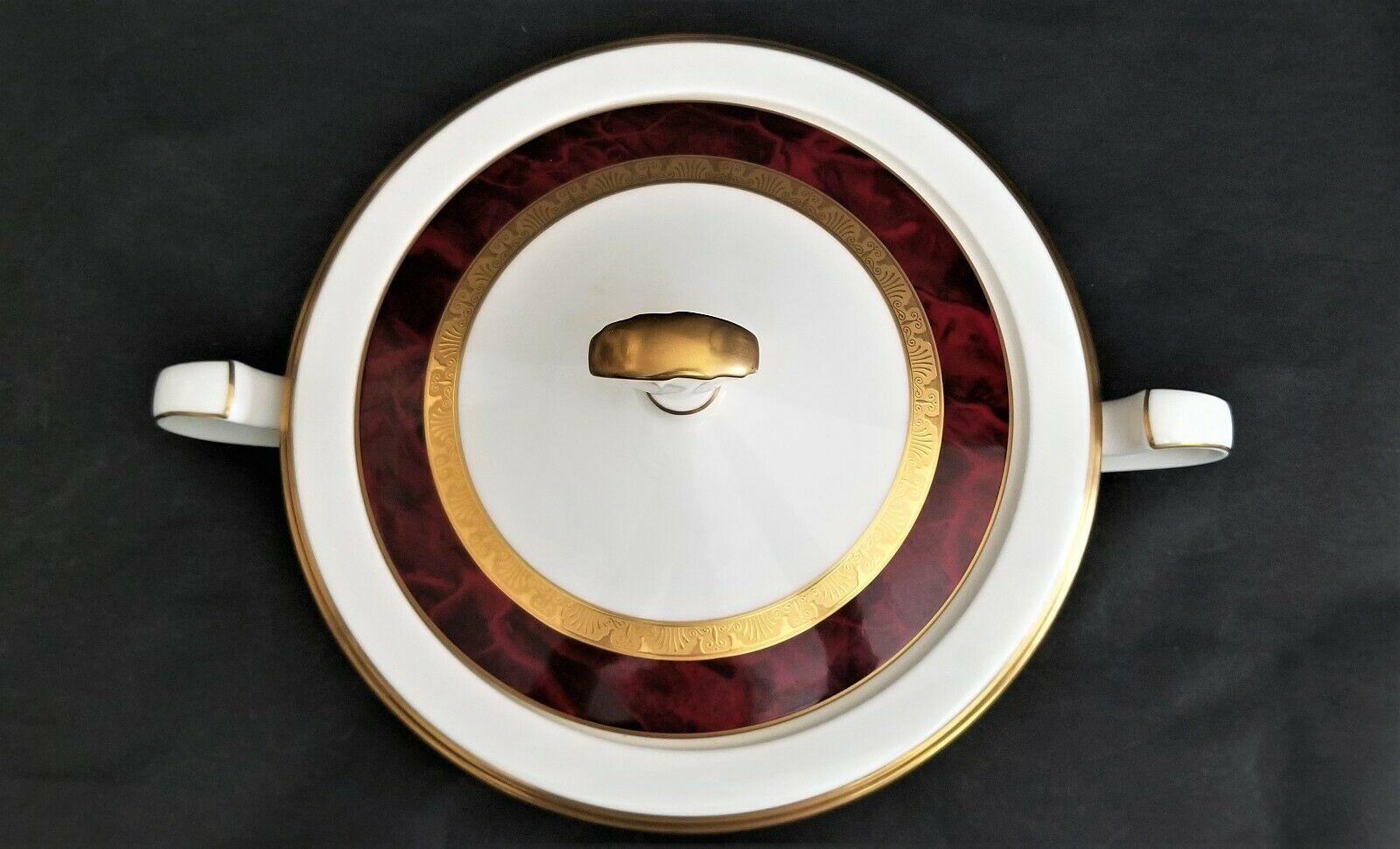Noritake Hemingway Bone China Covered Vegetable Casserole Dish Very Rare! In Good Condition In Lake Worth, FL