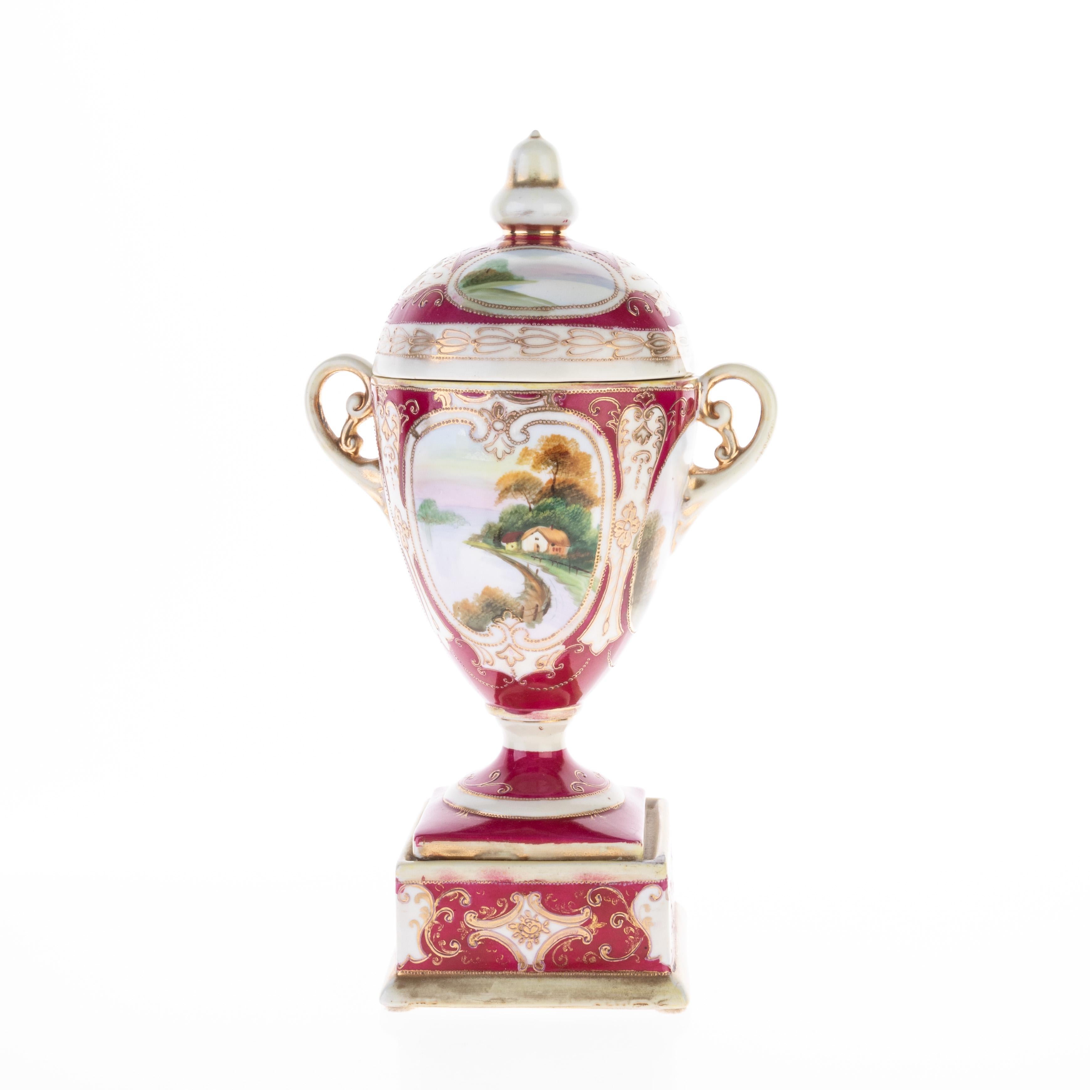 Noritake, vaso giapponese in porcellana con coperchio e smalto dipinto a mano In condizioni buone in vendita a Nottingham, GB