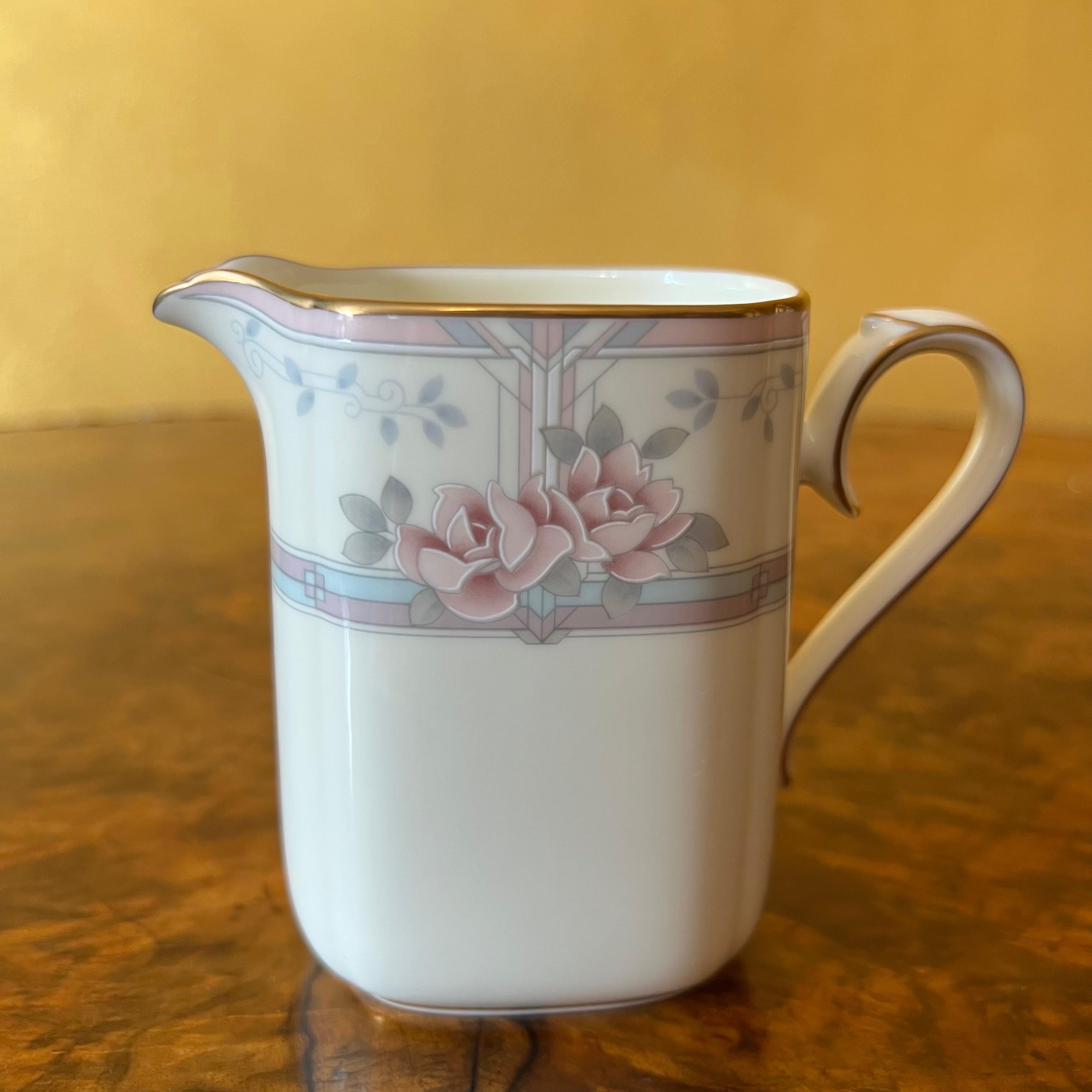 Noritake Magnificence-Couchtisch, Milch- und Zuckerteller-Set (Porzellan) im Angebot