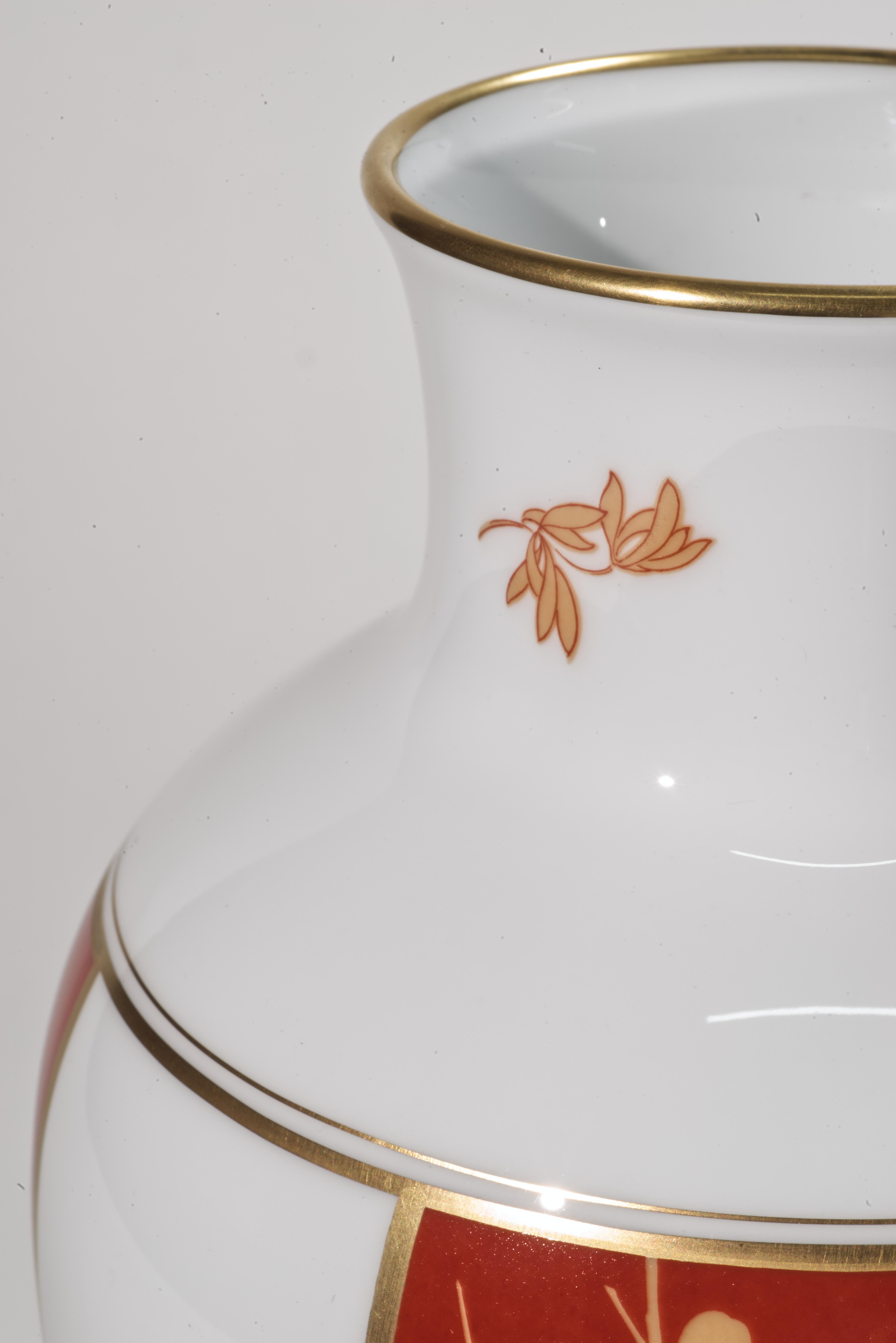 Fine XX secolo Vaso in porcellana Noritake Okura con decoro tradizionale Sakura in vendita