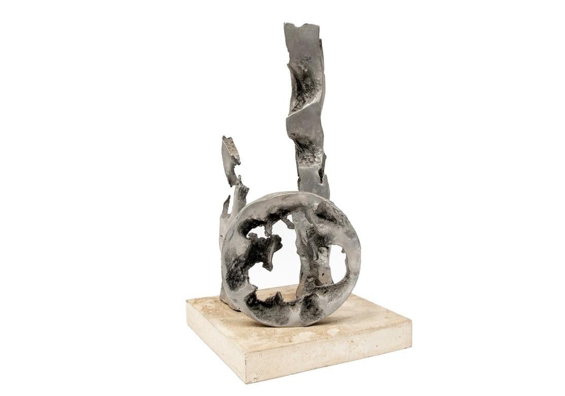 Scultura astratta in alluminio fuso di Norma B. Flanagan 