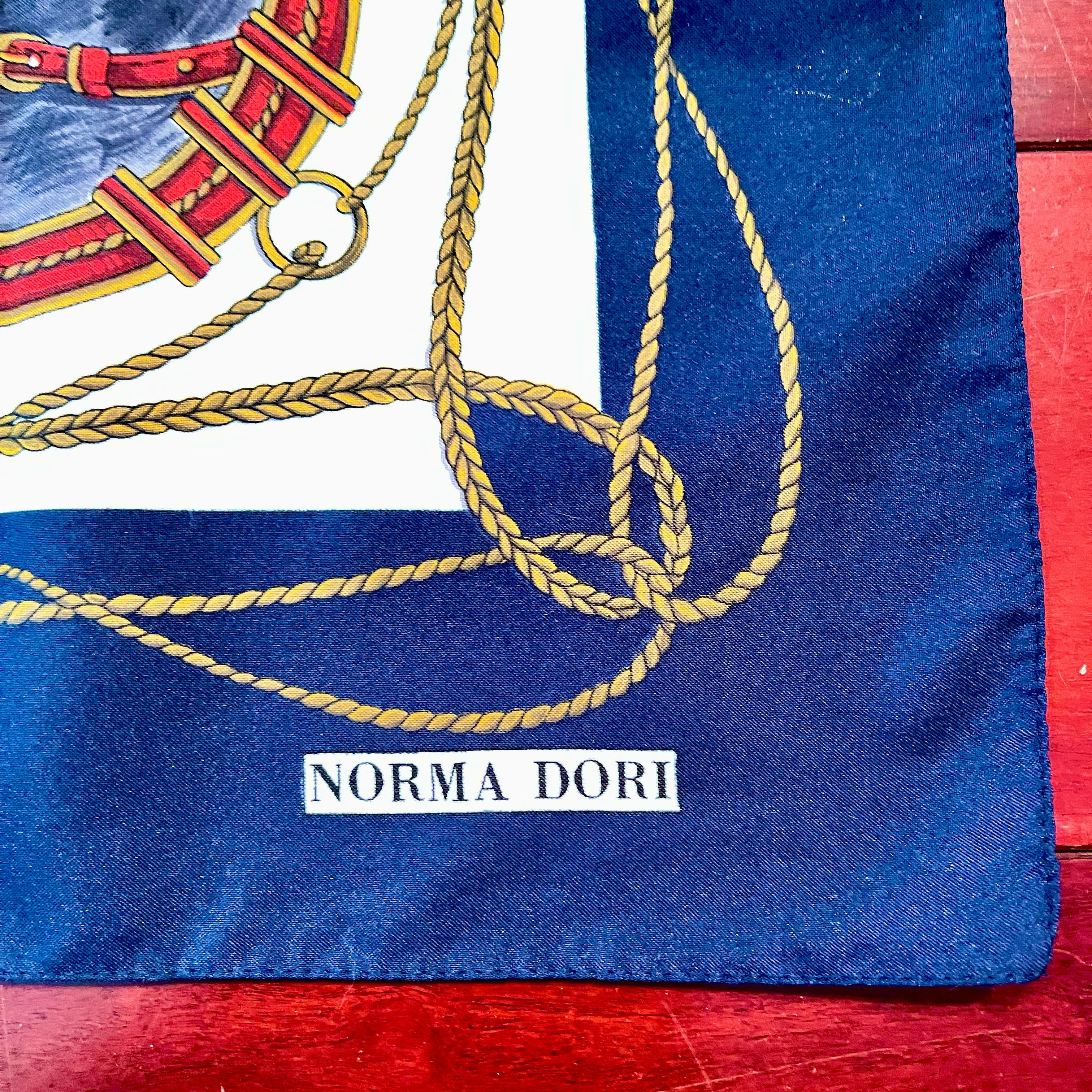 20ième siècle Norma Dori - Écharpe équestre vintage, Londres en vente