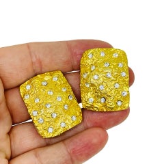 NORMA JEAN signed vintage gold tone rhinestone designer clip on earrings