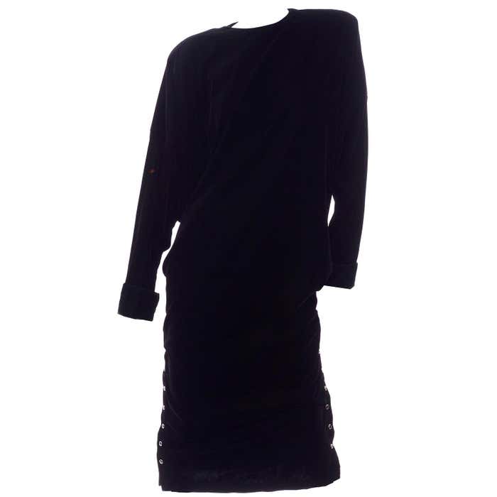 Norma Kamali 1980s Black Velvet Vintage Oversized Dress With Snaps on ...