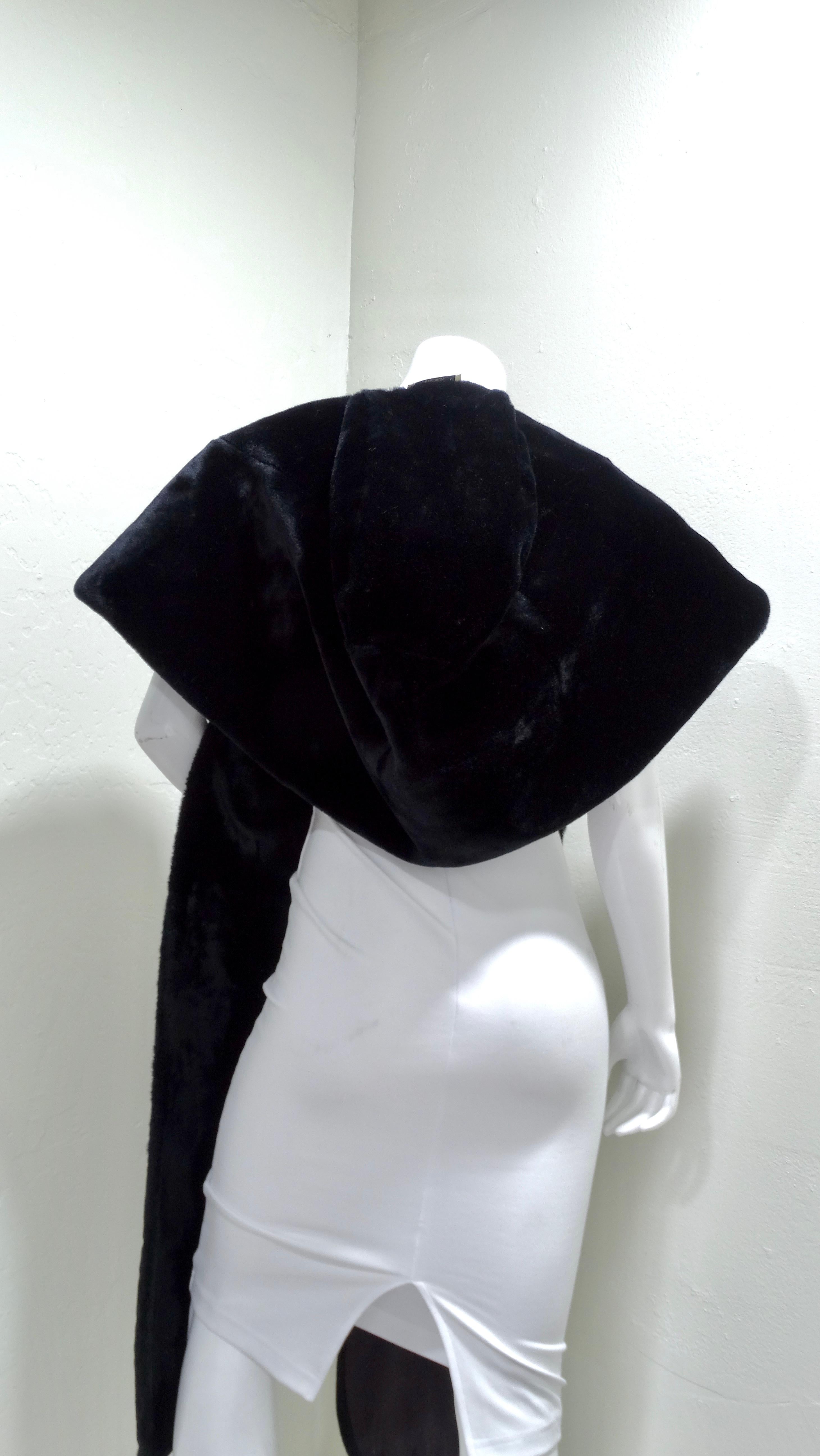 Norma Kamali Avant-Garde Faux Fur Shawl In Excellent Condition For Sale In Scottsdale, AZ