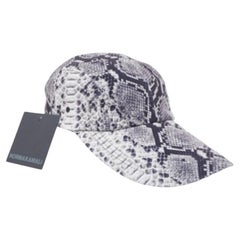 Norma Kamali Black/White Python Print Poly Lycra Long Bill Baseball Cap Taglia unica