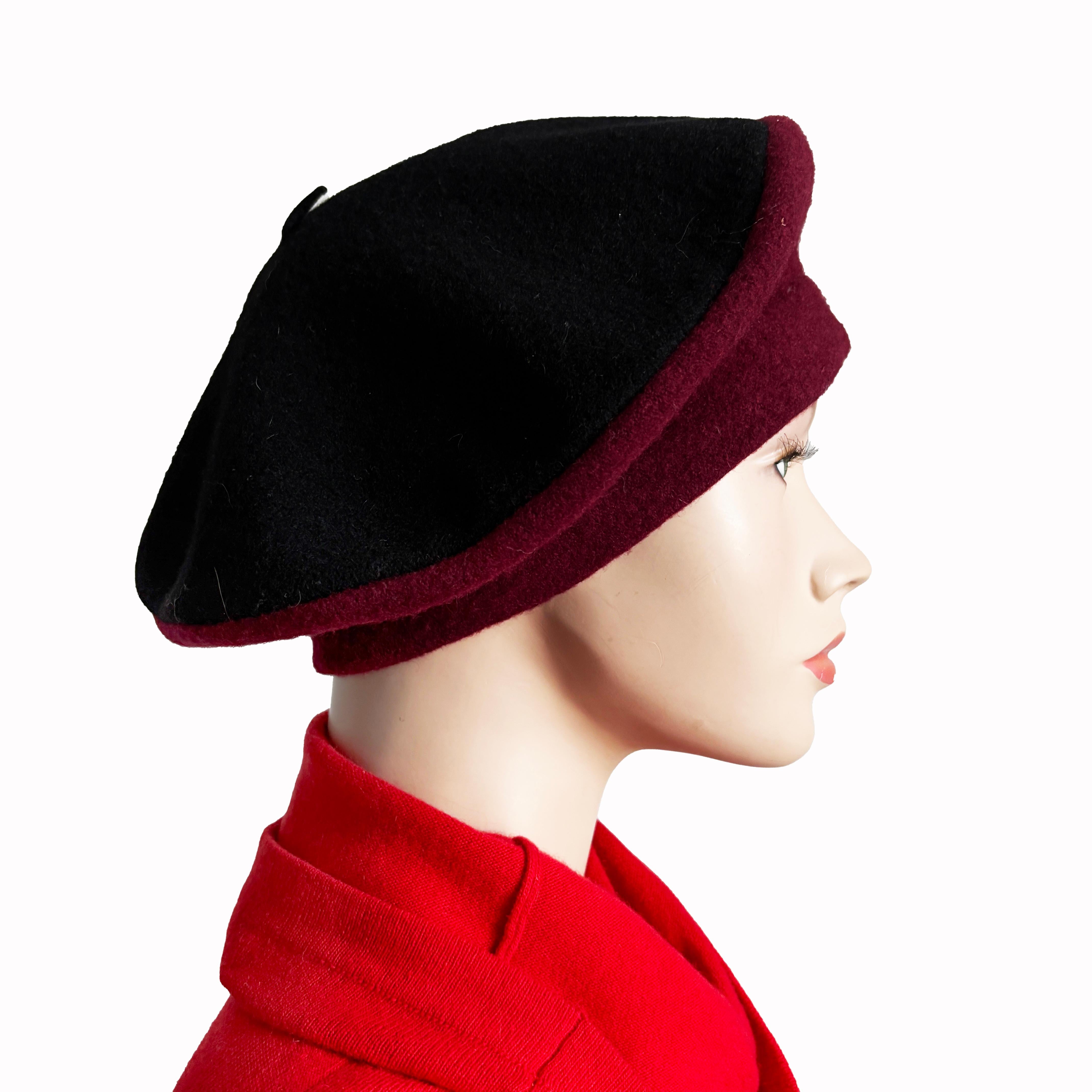 Norma Kamali für Stetson Beret Zweifarbige Burgunderrote Schwarze Wolle Vintage 80er HTF OS im Angebot 2