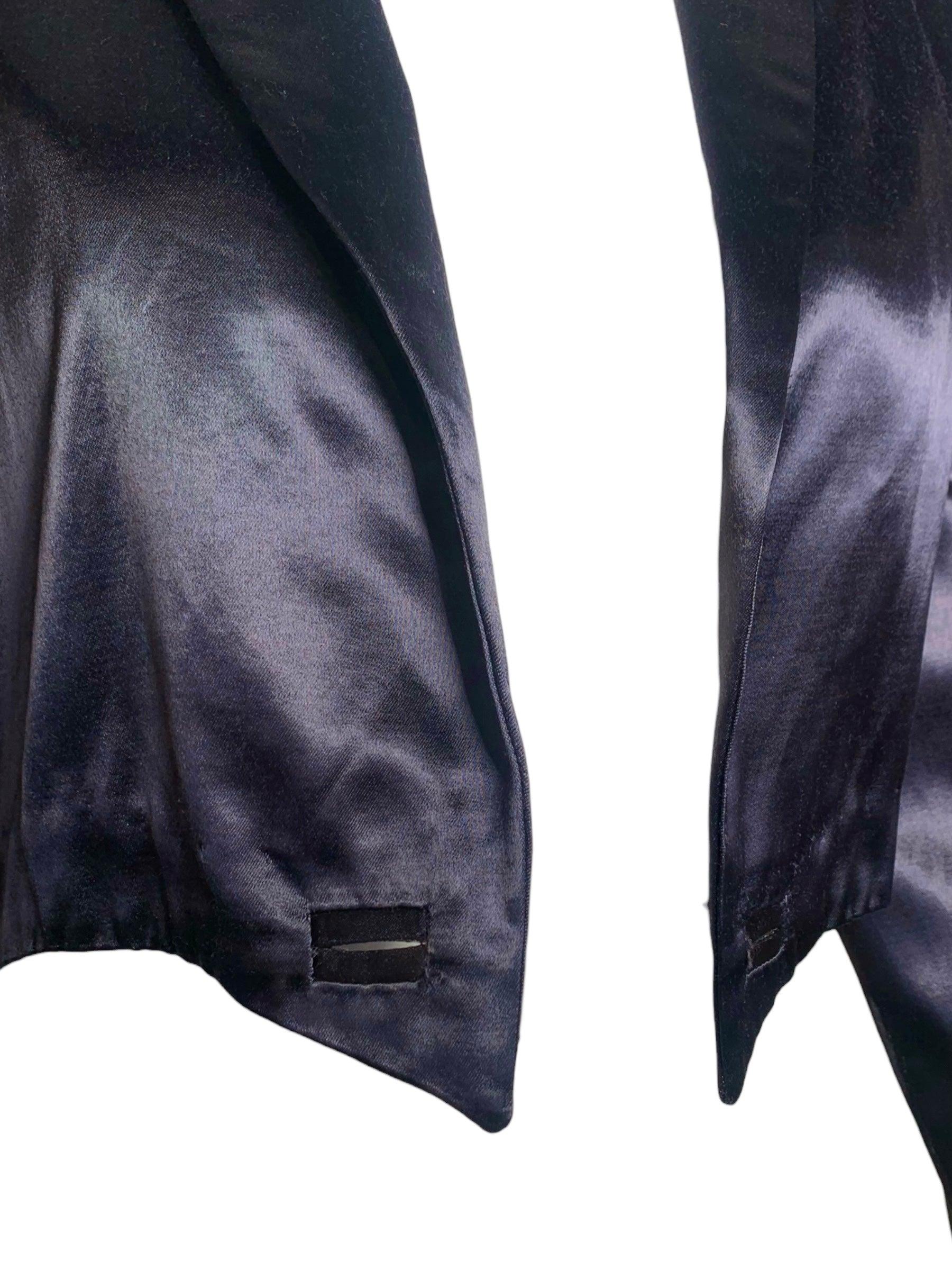 Norma Kamali Inky Indigo Schwarz Satin Smoking Frack Jacke, 1980s im Zustand „Gut“ im Angebot in Los Angeles, CA