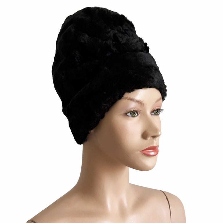 Norma Kamali OMO Black Faux Shearling Fur Sculptural Hat  display picture 1