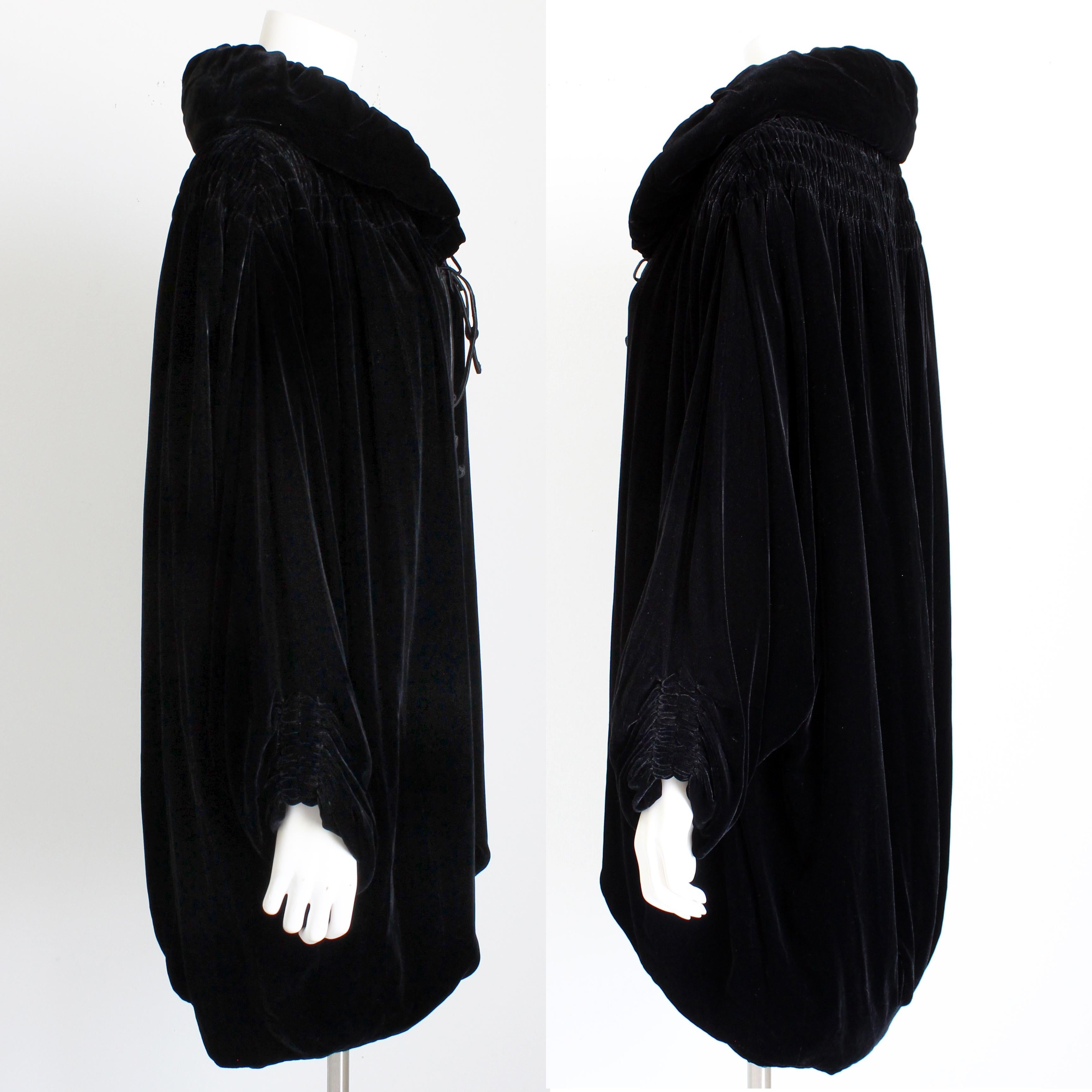 OMO Norma Kamali - Giacca a bozzolo in velluto nero - primi anni '90, vintage e raro - Sz 6 in vendita 5