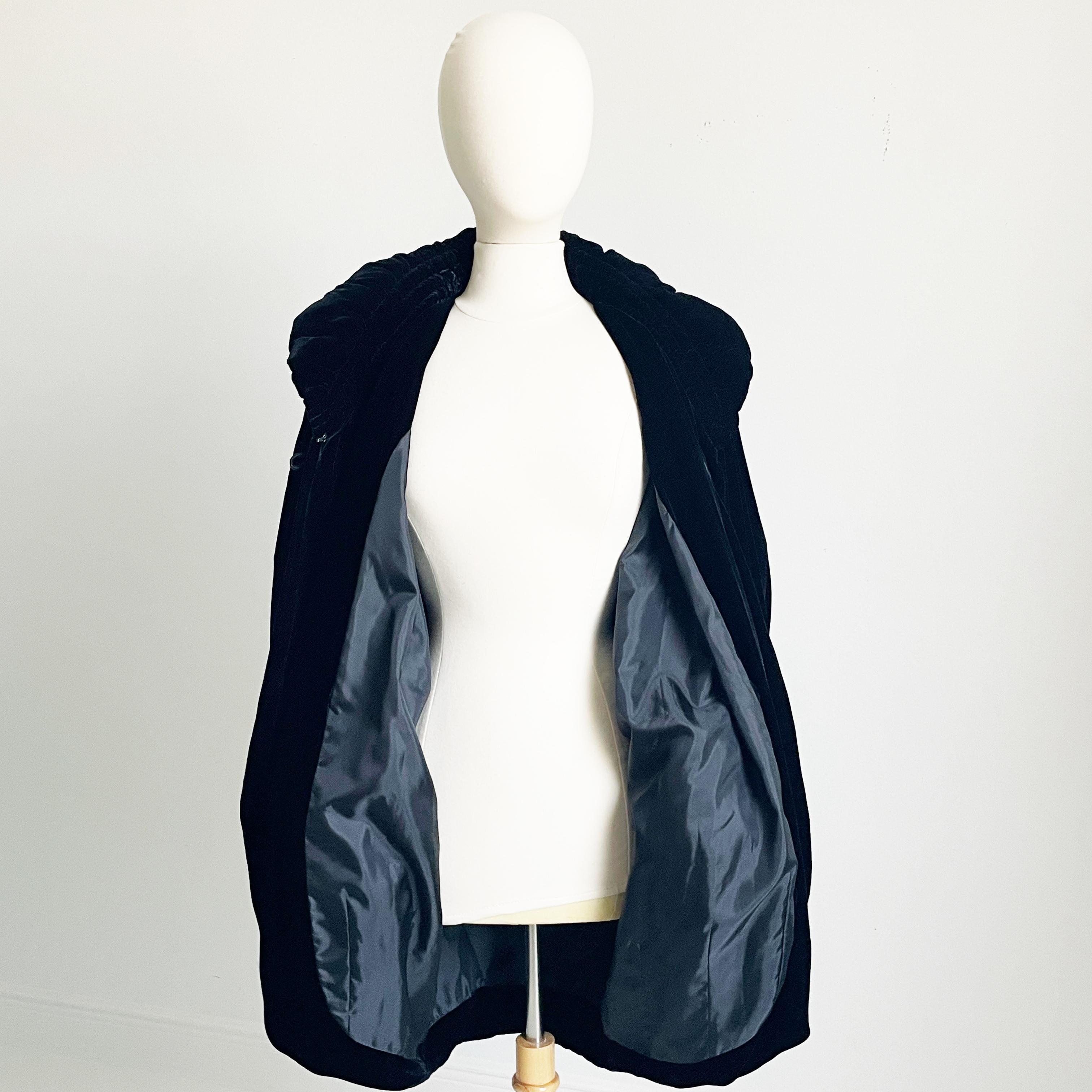 OMO Norma Kamali - Giacca a bozzolo in velluto nero - primi anni '90, vintage e raro - Sz 6 in vendita 9