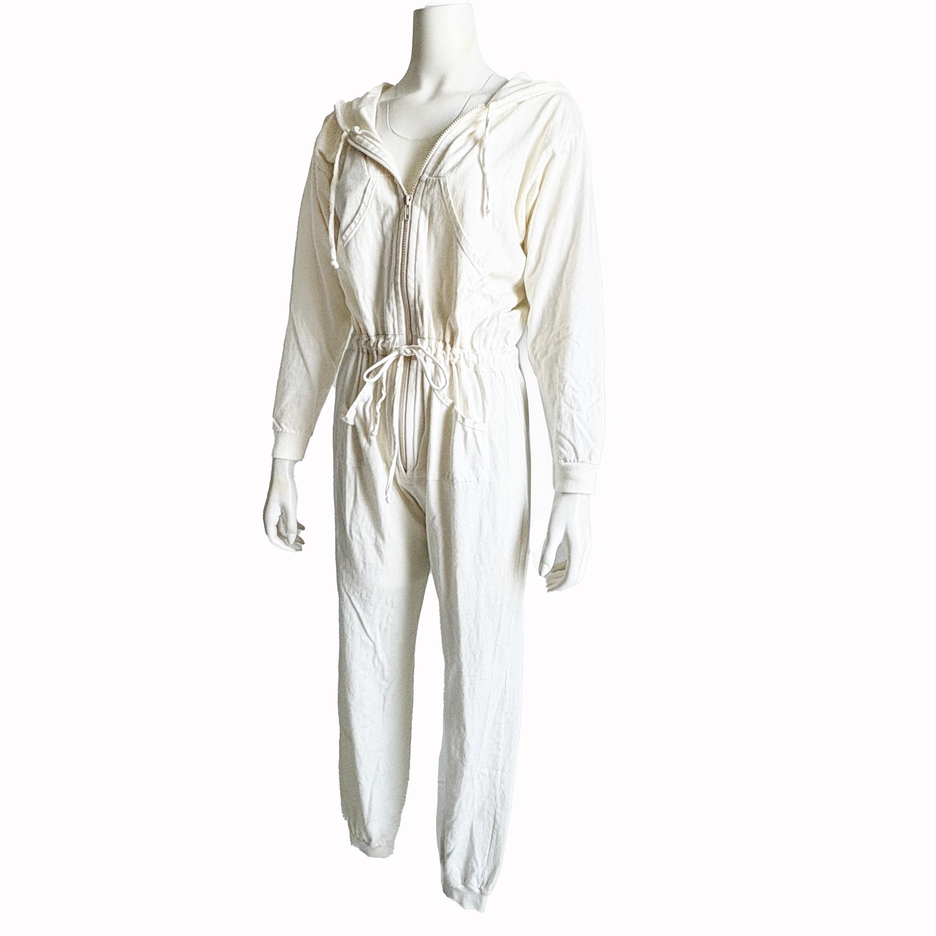 OMO Norma Kamali Tuta con cappuccio in cotone bianco con coulisse in vita vintage anni '90 Sz M. In condizioni buone in vendita a Port Saint Lucie, FL
