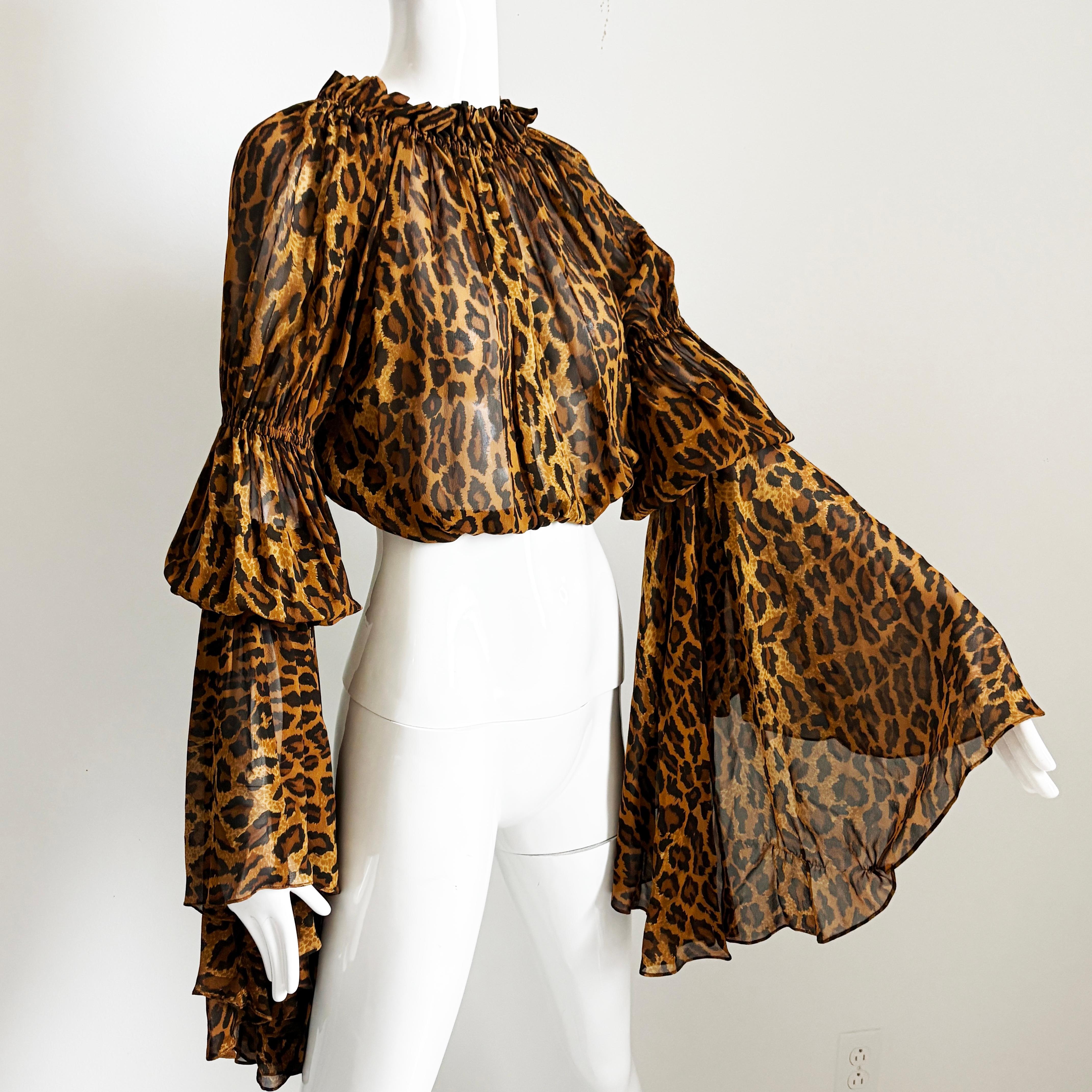 Norma Kamali OMO Leopard Print Blouse Crop Top Oversized Flounce Sleeves 90s HTF Pour femmes en vente