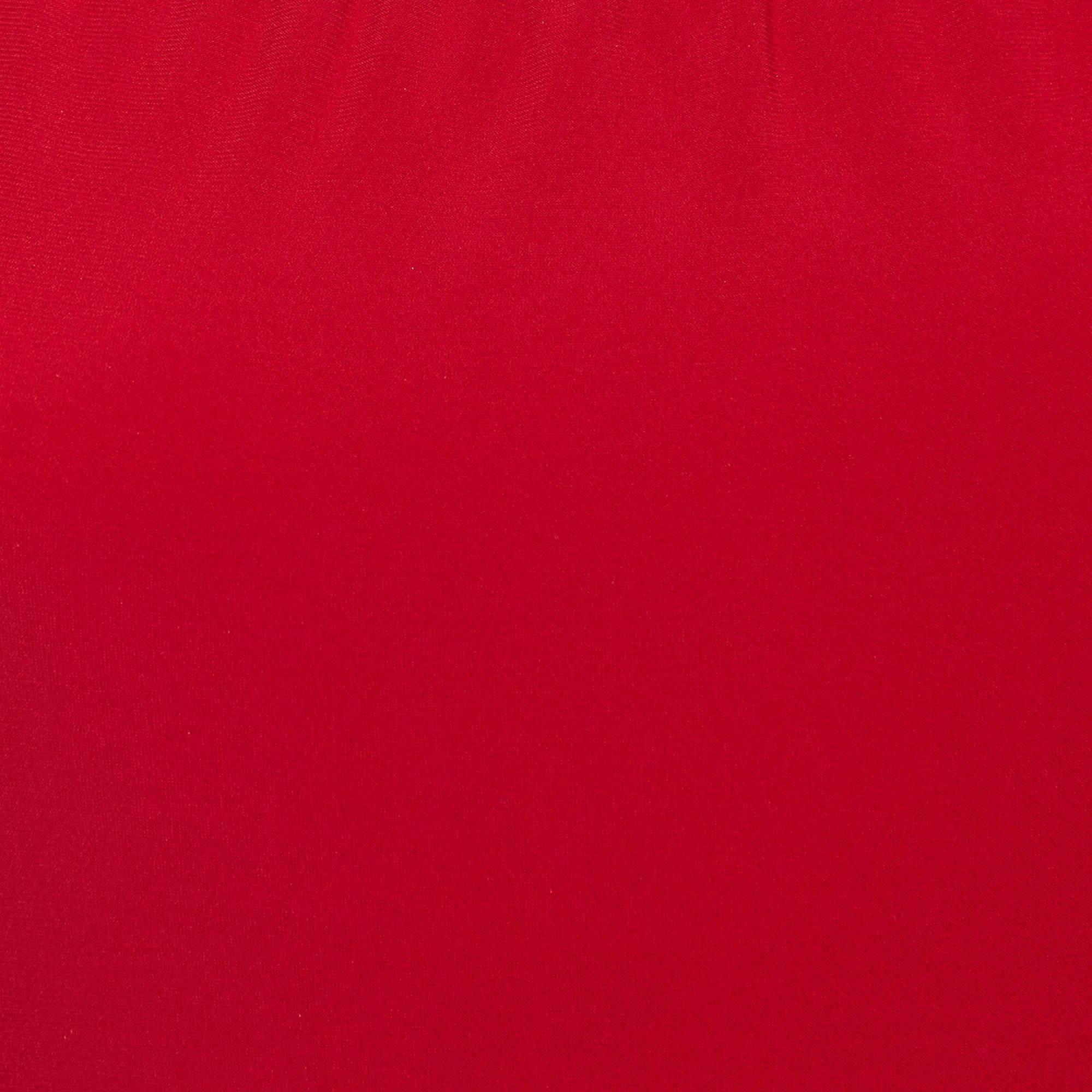 Norma Kamali Red Jersey Off-Shoulder Fishtail Gown L In New Condition For Sale In Dubai, Al Qouz 2