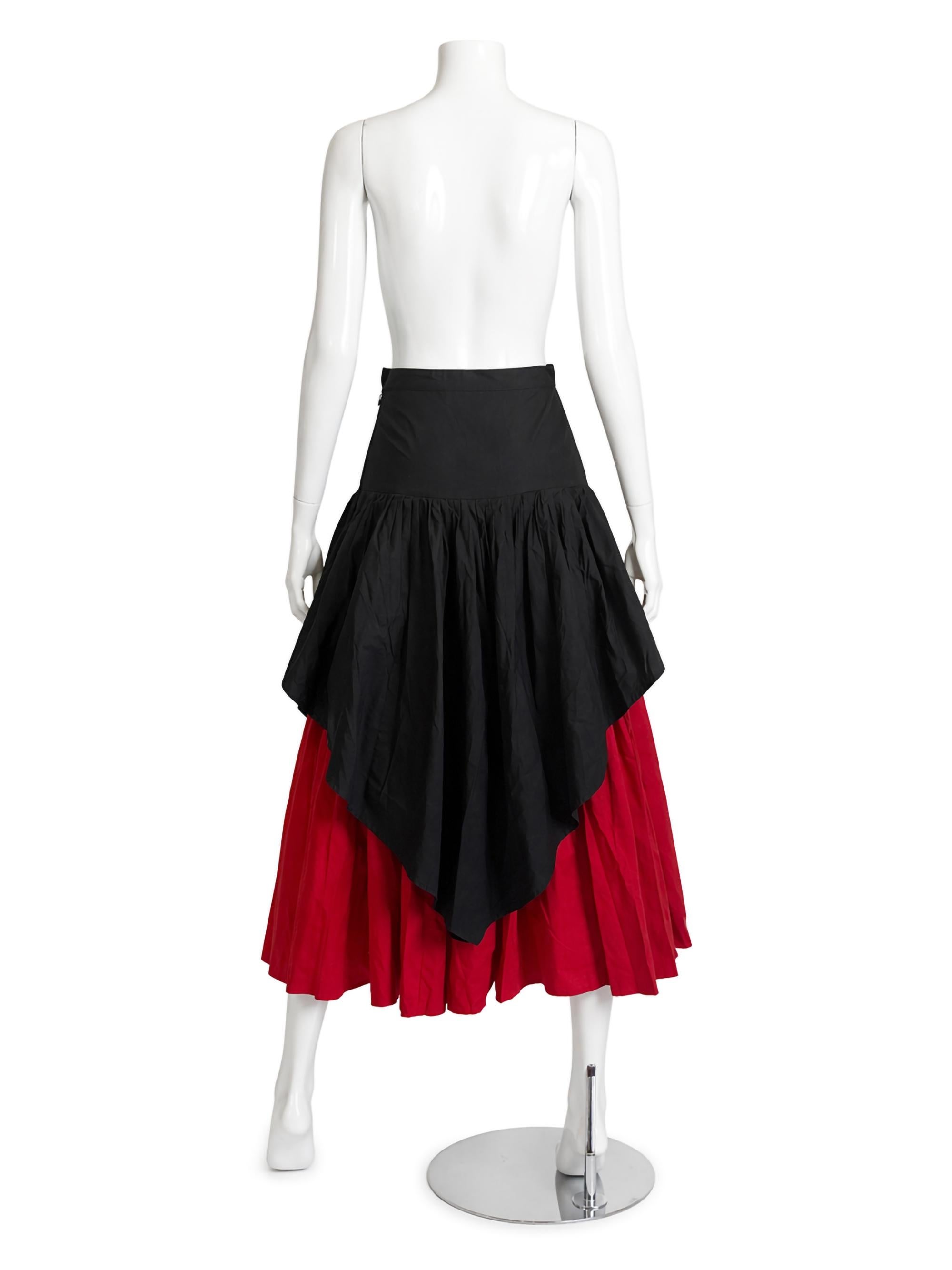 Norma Kamali Vintage 1990s Black Red Pleated Skirt Size 6 High