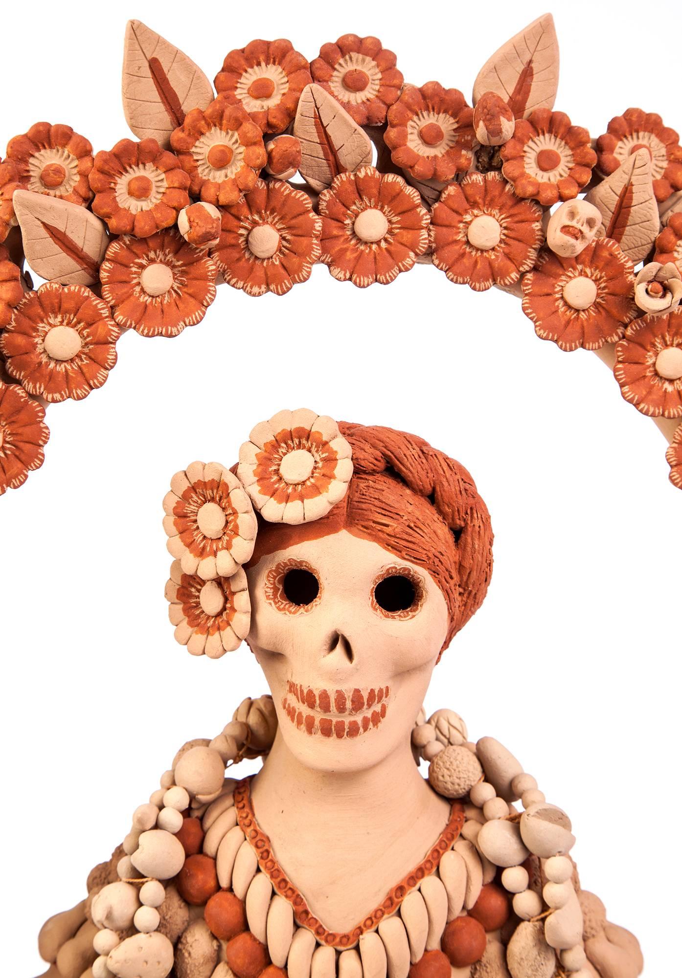 Catrina con Ofrenda de Muertos / Ceramics Mexican Folk Art Clay - Sculpture by Norma Vazquez Gutierrez