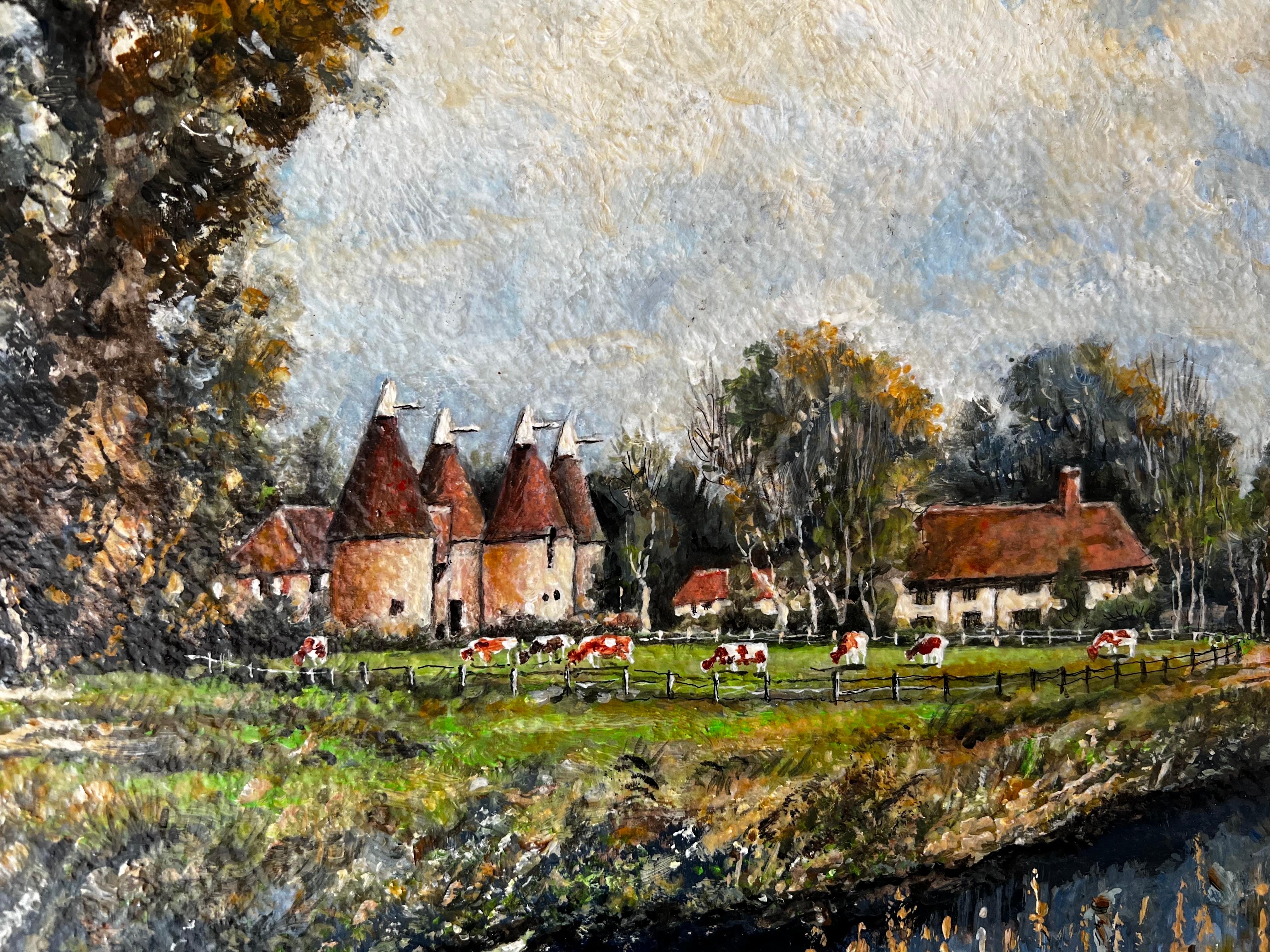 Un cálido río de septiembre con vistas al ganado en Kentish Farm - Figurative Painting Marrón de Norman A Olley