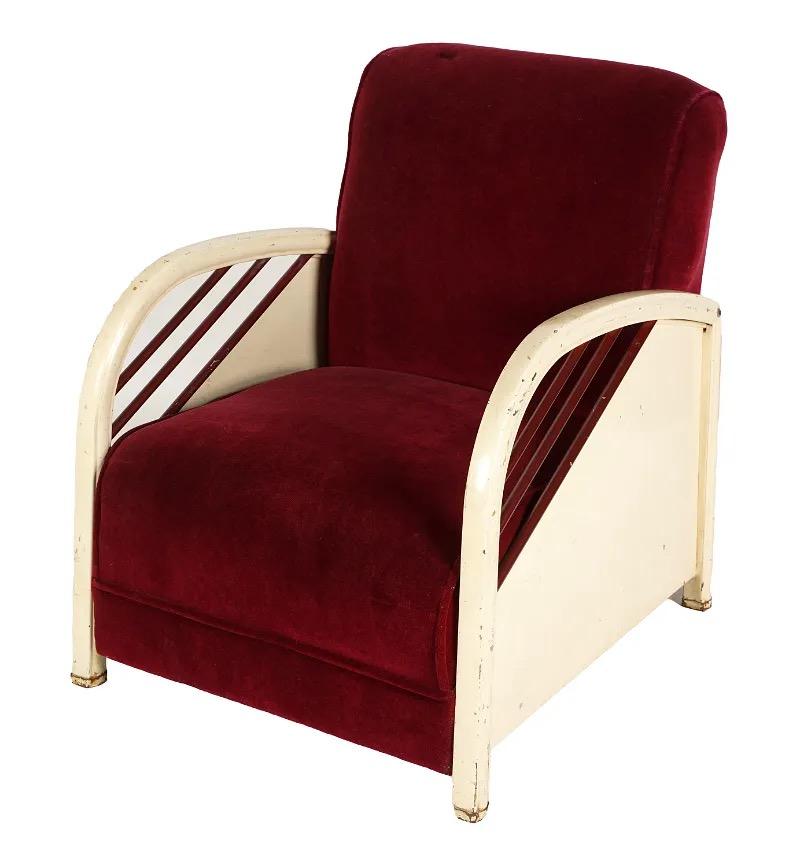 Silla club de hierro esmaltado y mohair atribuida a Norman Bel Geddes en venta 3