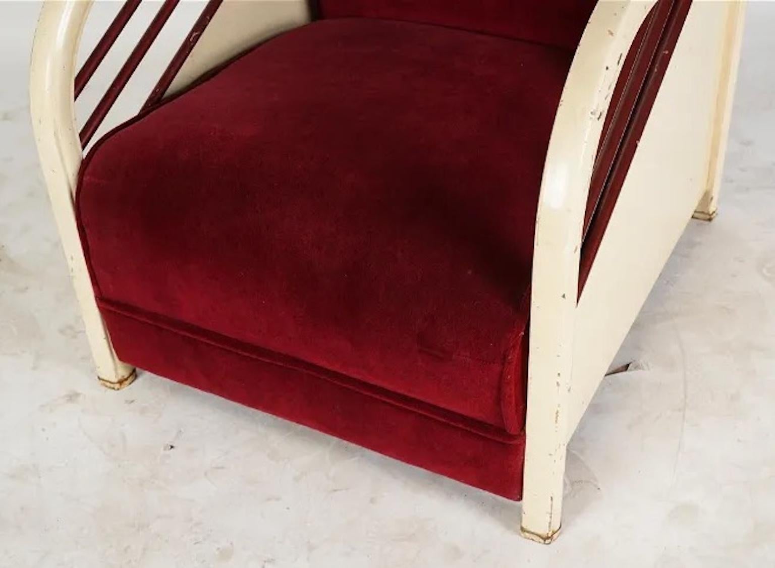 Silla club de hierro esmaltado y mohair atribuida a Norman Bel Geddes en venta 6