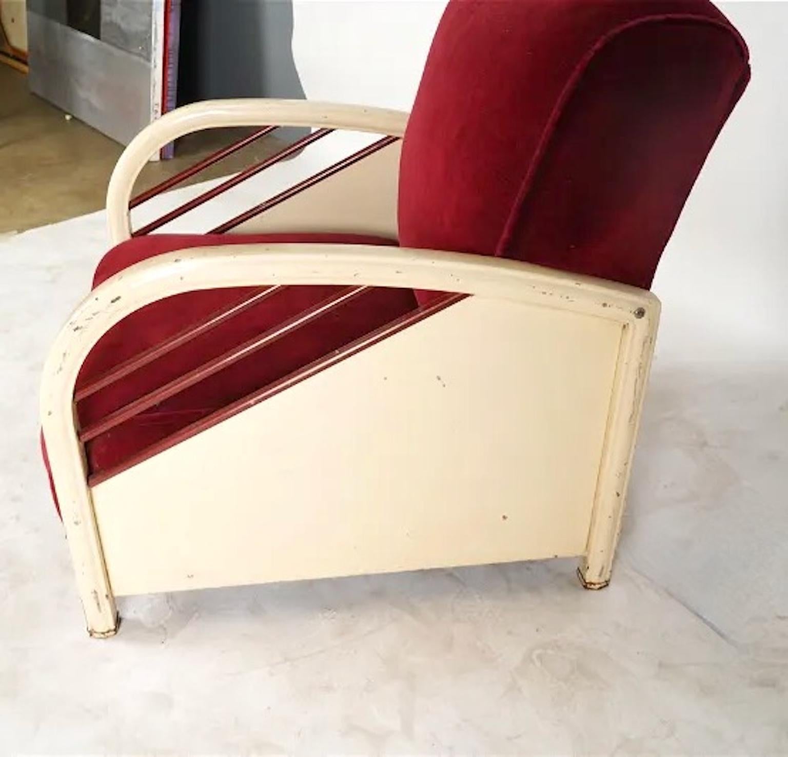 Silla club de hierro esmaltado y mohair atribuida a Norman Bel Geddes en venta 7