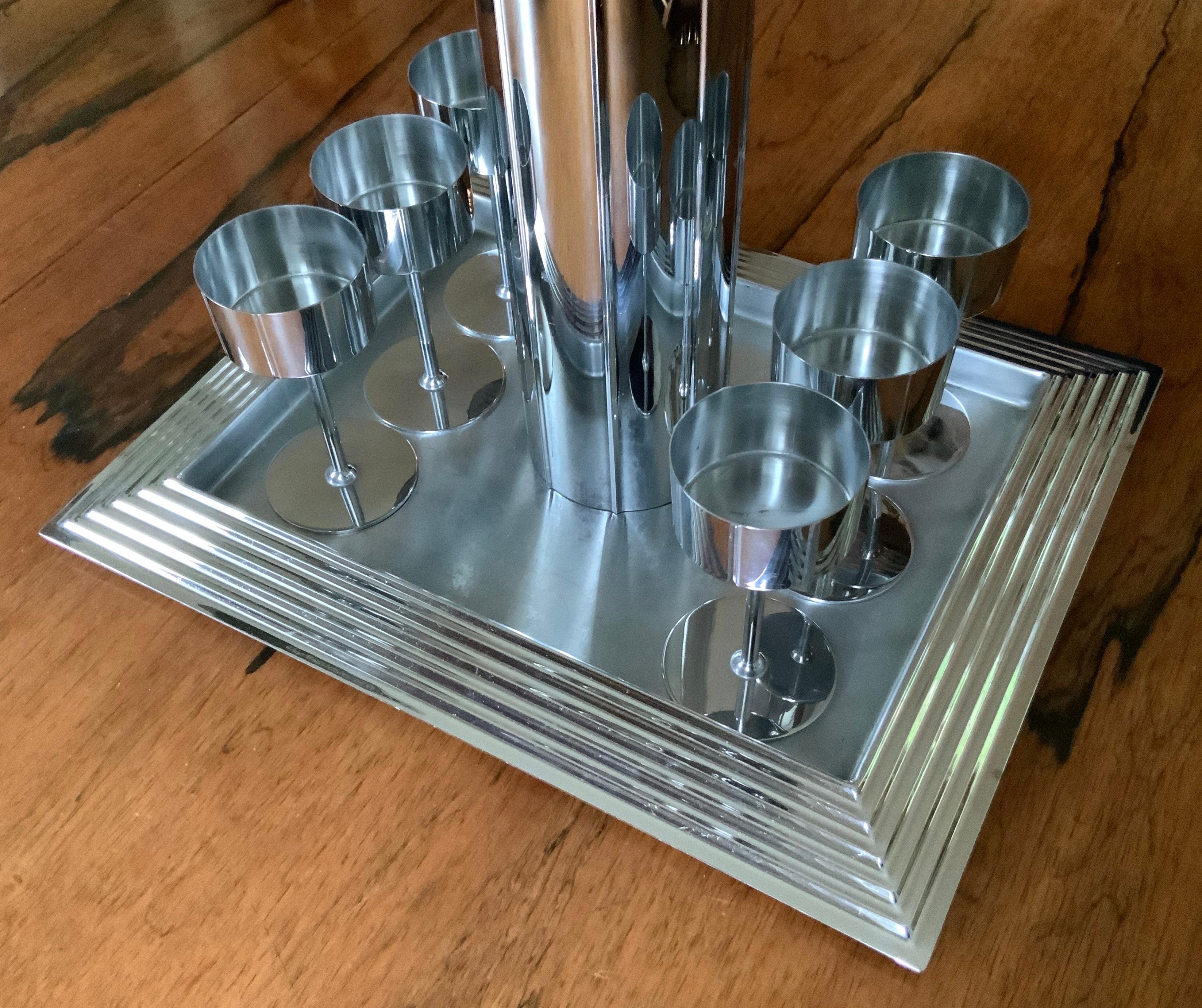 Norman Bel Geddes Manhattan Skyscraper Cocktail Barware Set In Good Condition In Haddonfield, NJ