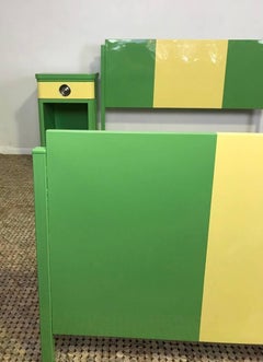 Norman Bel Geddes Mid-Century Modern Two-Tone Art Deco Twin Bed with Nightstand