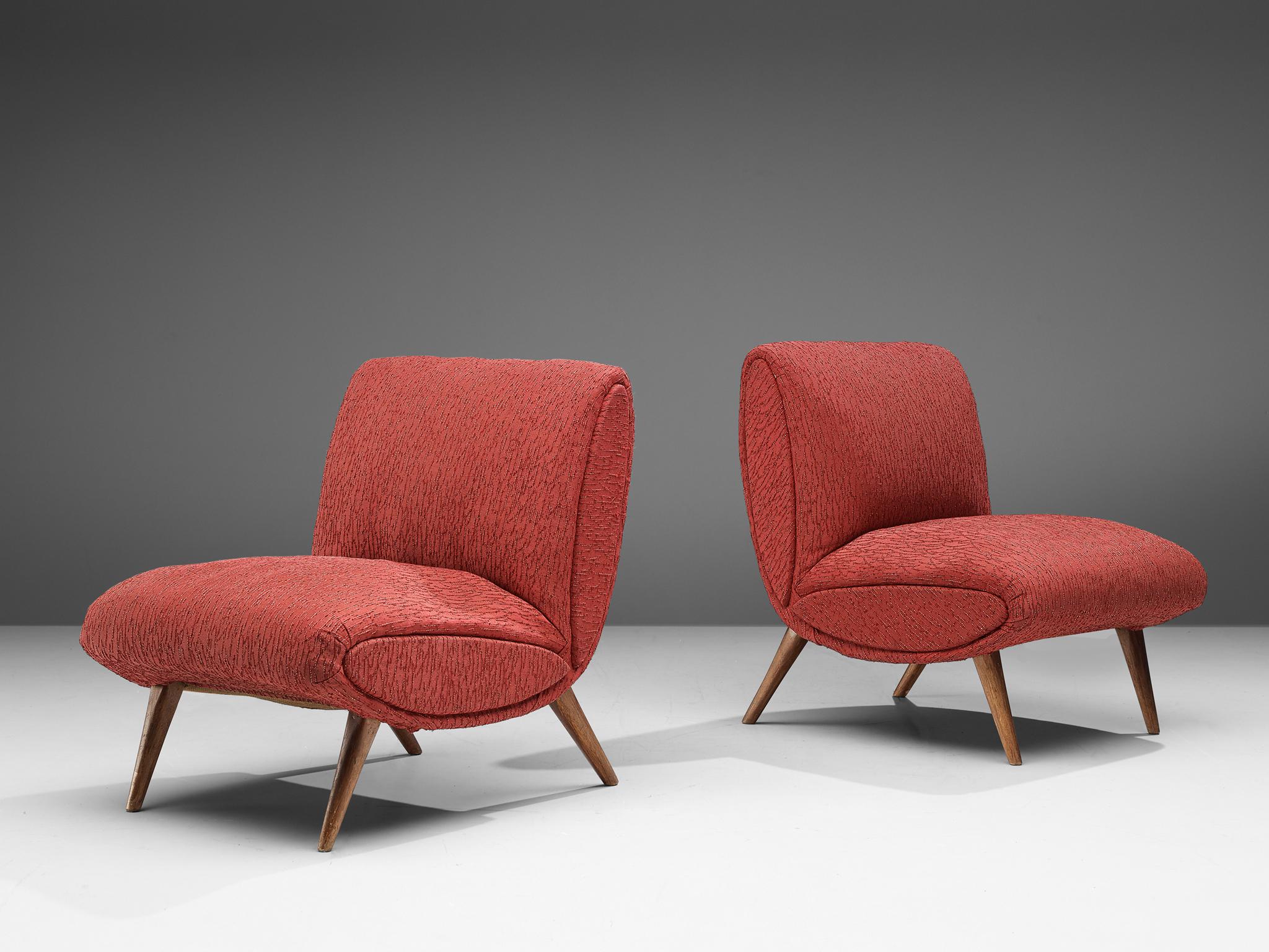 Norman Bel Geddes Pair of Lounge Chairs in Red Textured Upholstery  In Good Condition In Waalwijk, NL