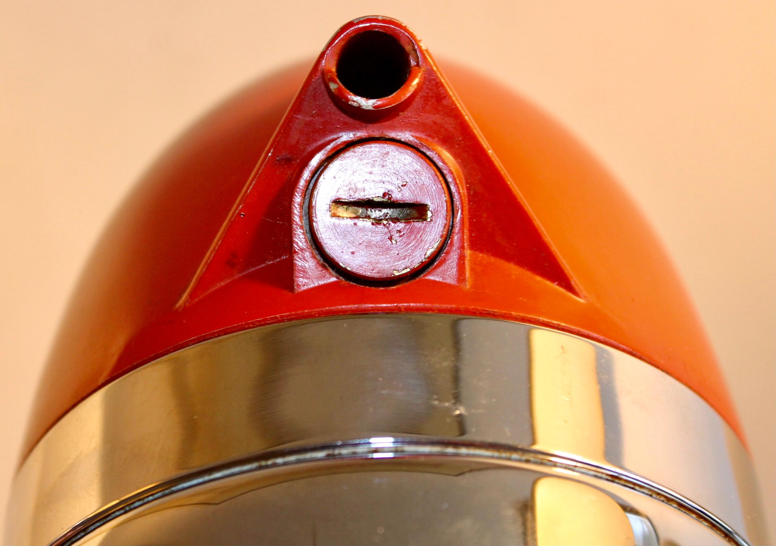 Norman Bel Geddes 'Soda King Syphon' Botella Máquina Edad Aluminio en venta
