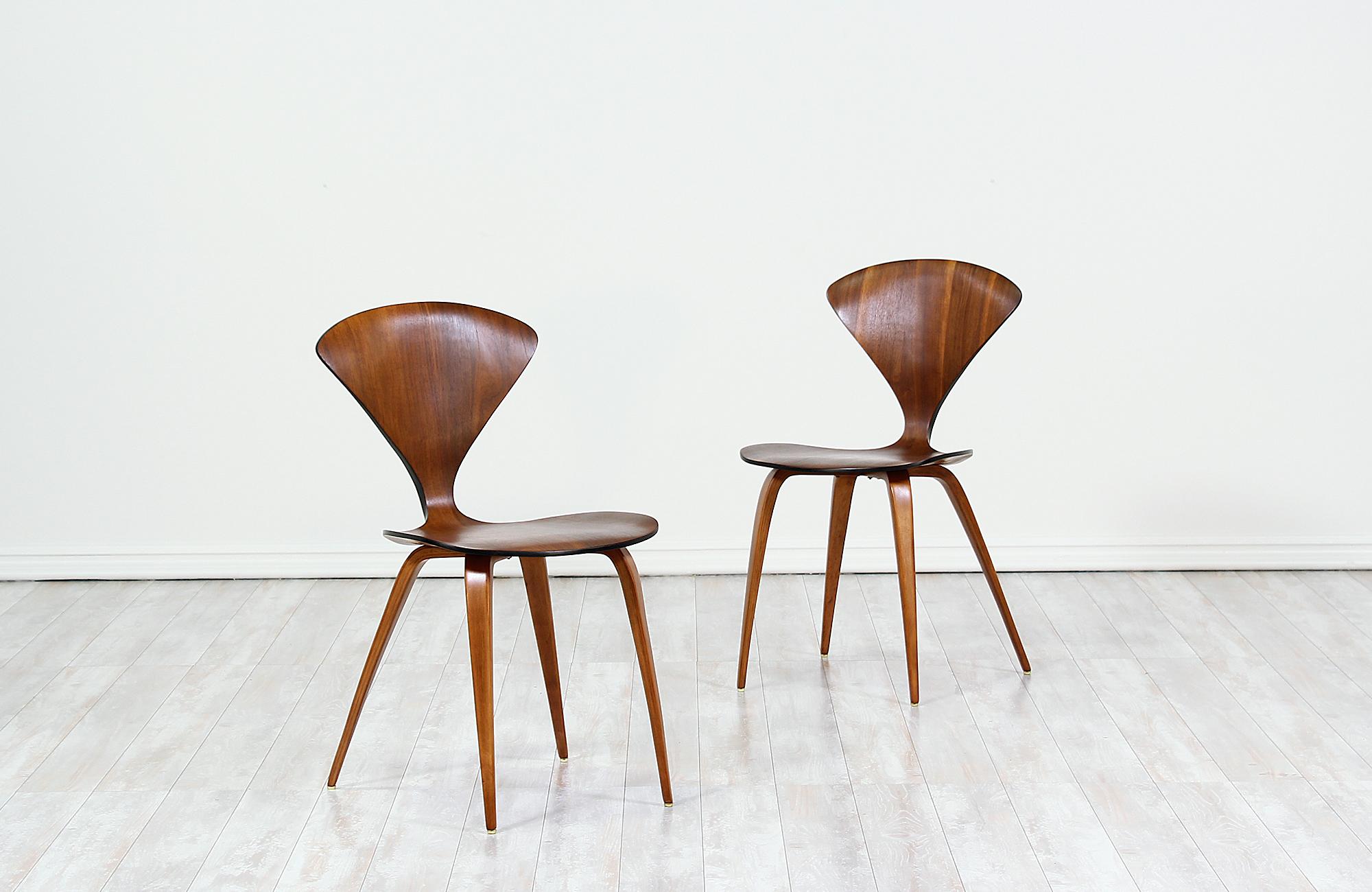 Walnut Norman Cherner Bentwood Dining Chairs for Plycraft