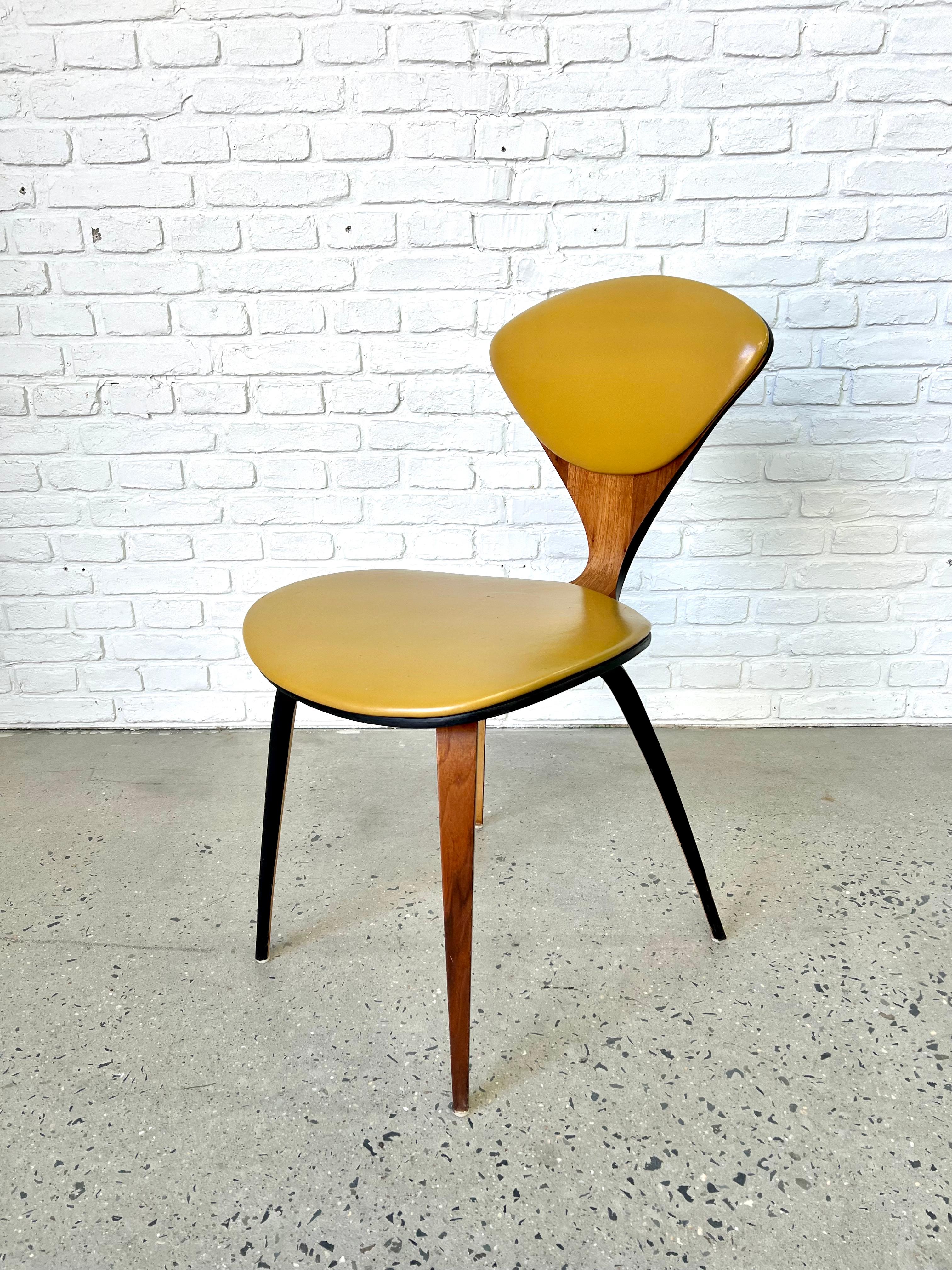 Norman Cherner for Plycraft Bentwood chair with Yellow Vinyl cushion 1960s For Sale 4