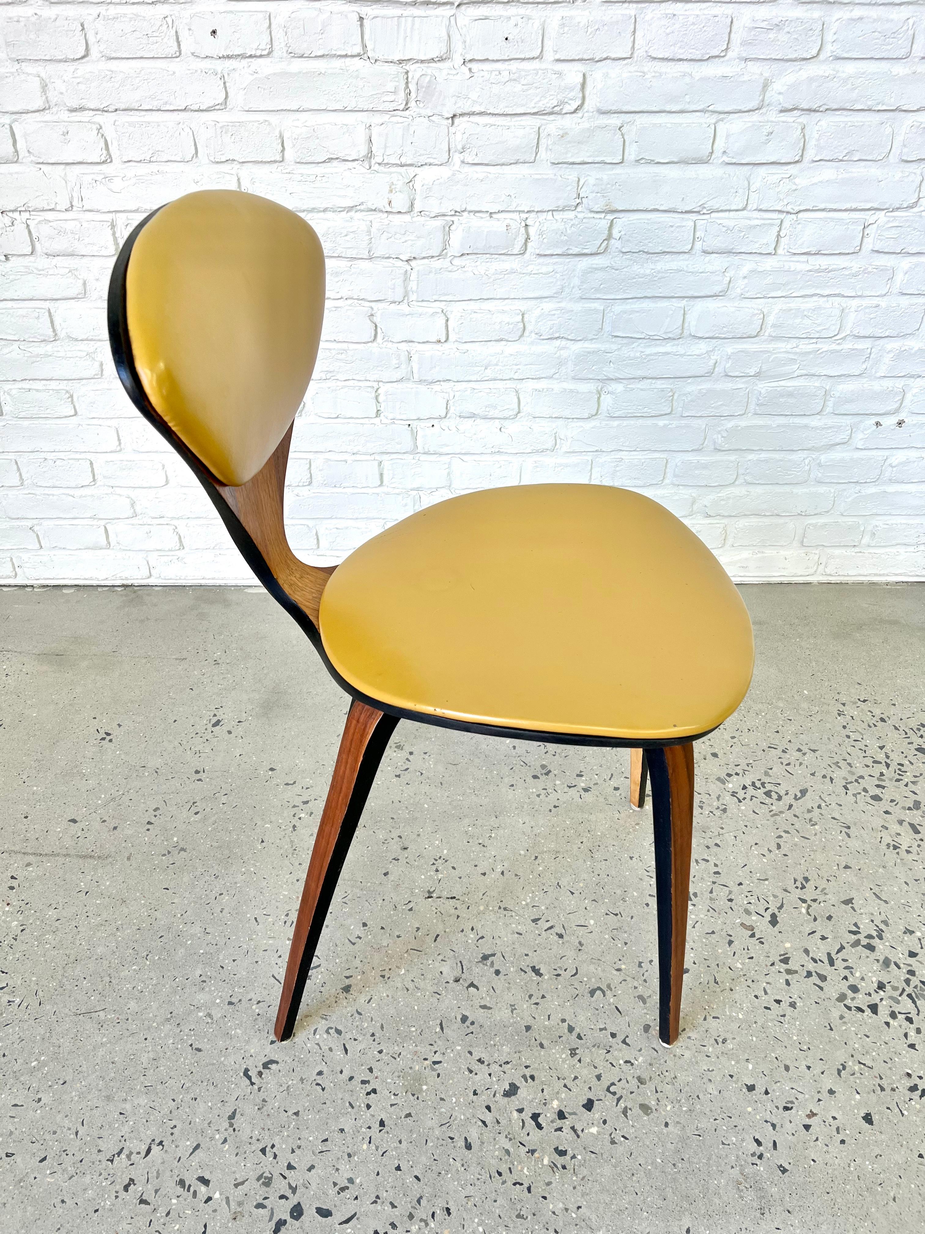 Norman Cherner for Plycraft Bentwood chair with Yellow Vinyl cushion 1960s In Good Condition For Sale In Ocean Grove, NJ