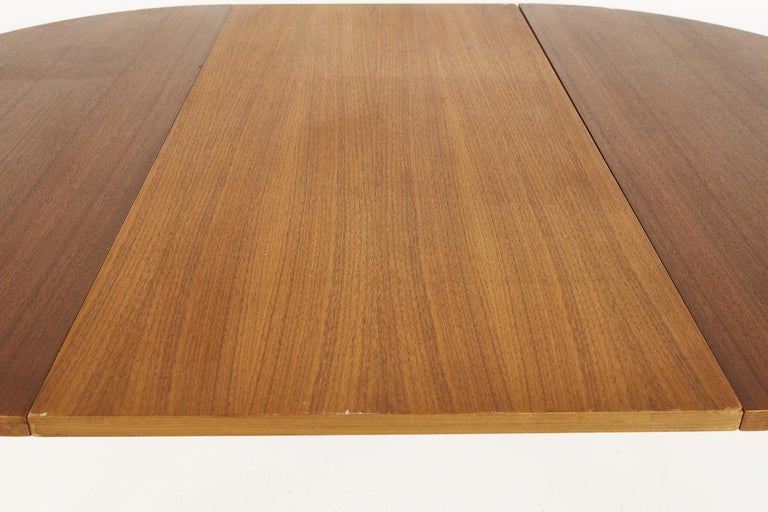 Norman Cherner for Plycraft Mid Century Walnut Round Expanding Dining Table For Sale 4