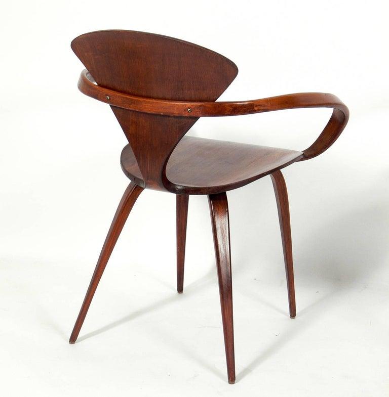 Américain Paire de fauteuils sculpturaux Norman Cherner pour Plycraft Modernité du milieu du siècle dernier en vente
