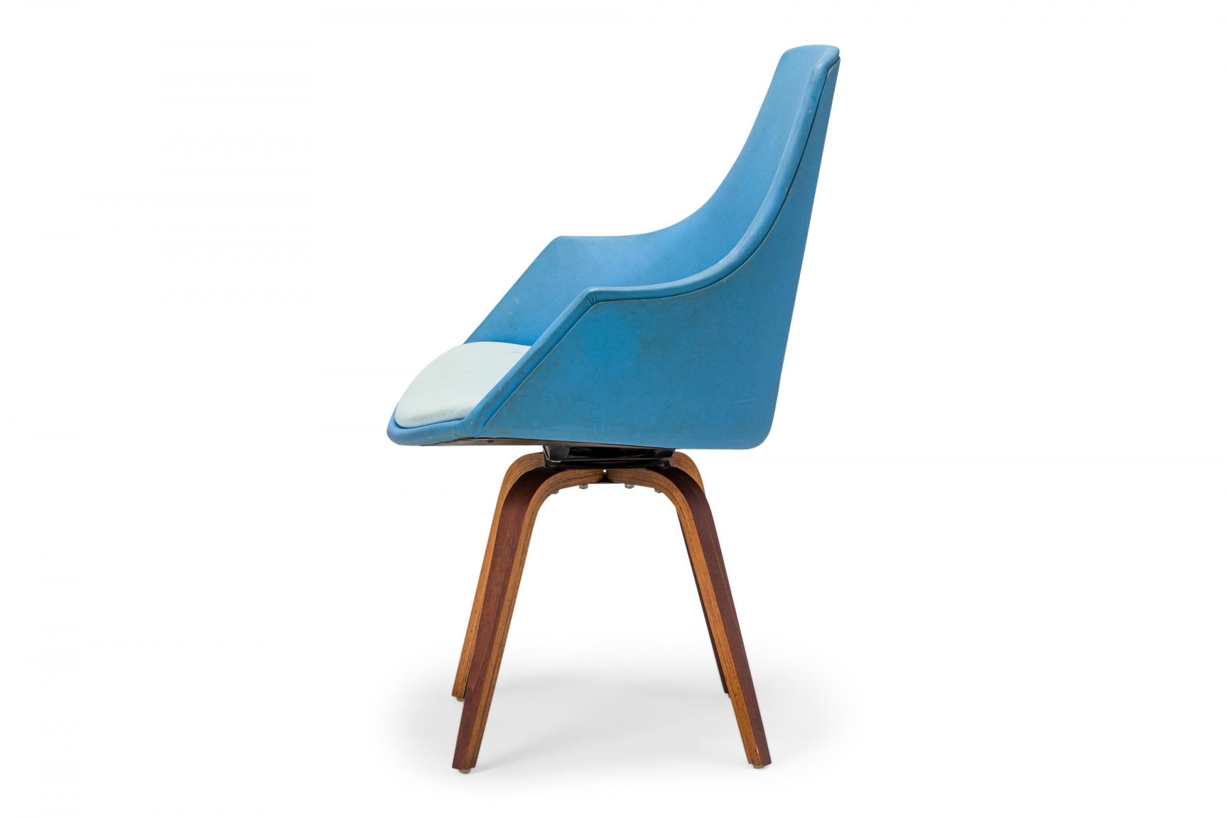 Mid-Century Modern Chaise de bureau pivotante en vinyle bleu Norman Cherner pour Plycraft en vente
