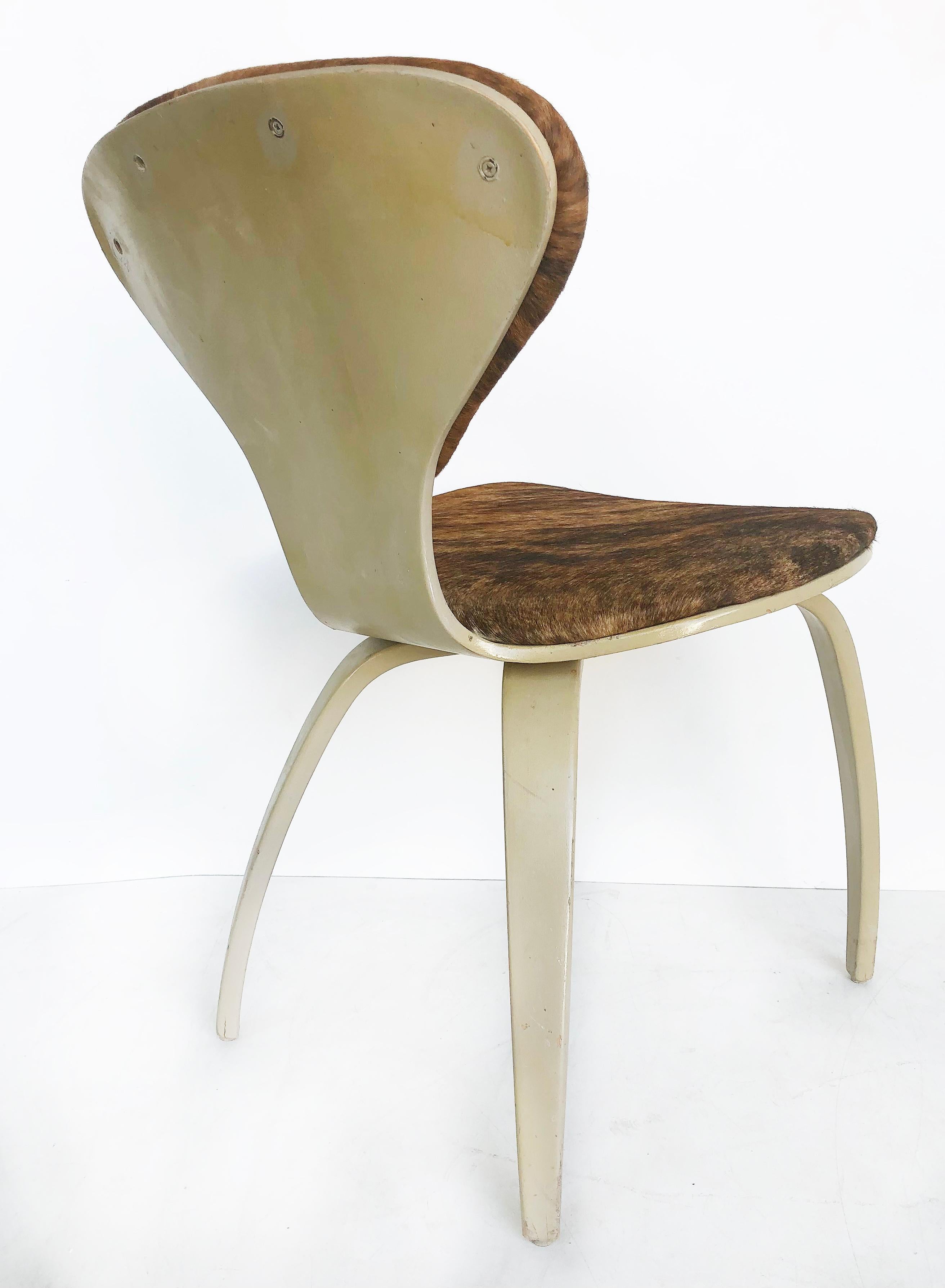 Norman Cherner Plycraft Chair Upholstered in Cowhide and Painted In Good Condition In Miami, FL