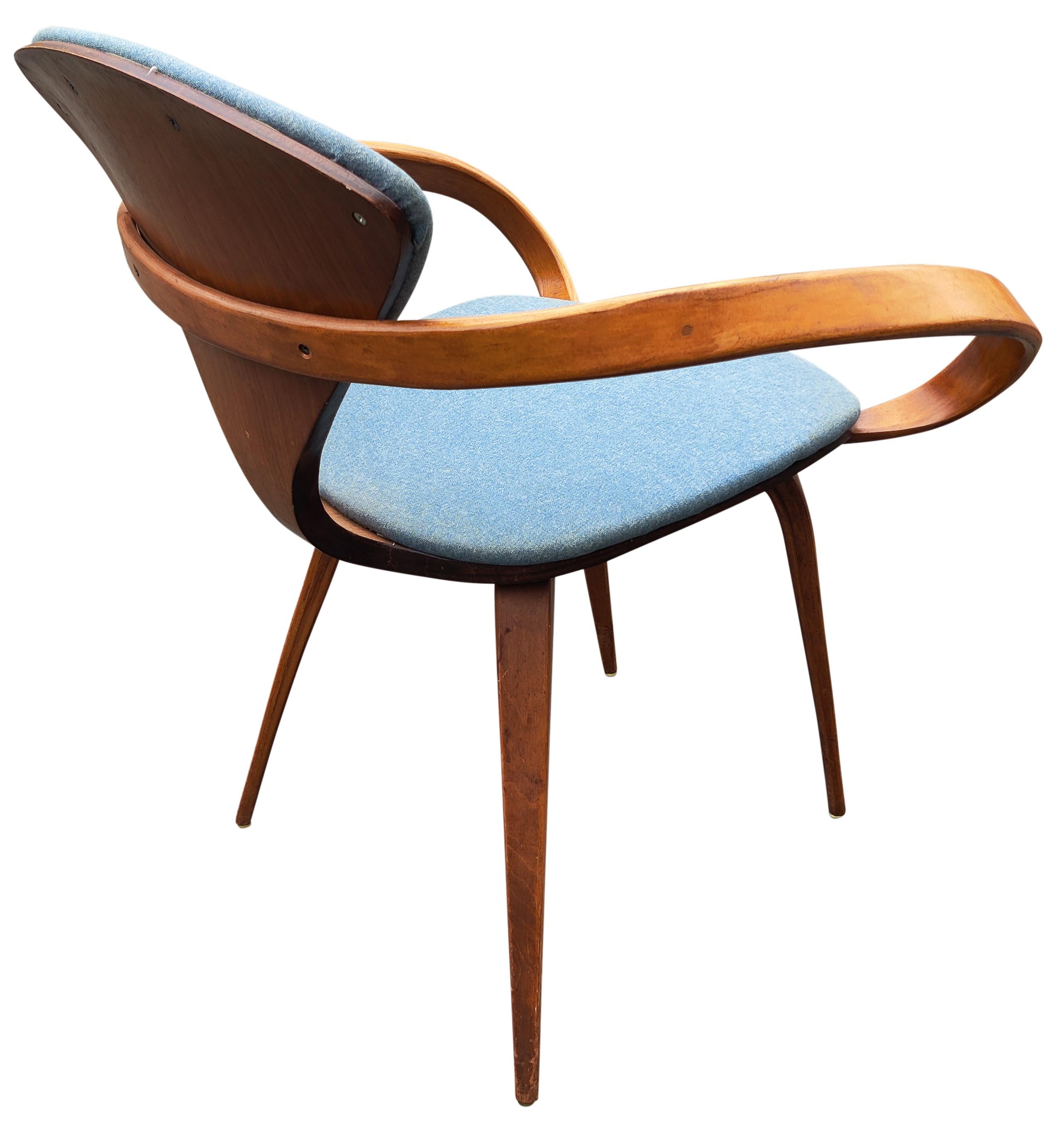 Mid-20th Century Norman Cherner Pretzel Armchair for Plycraft Walnut Upholstery 1960s MCM Classic